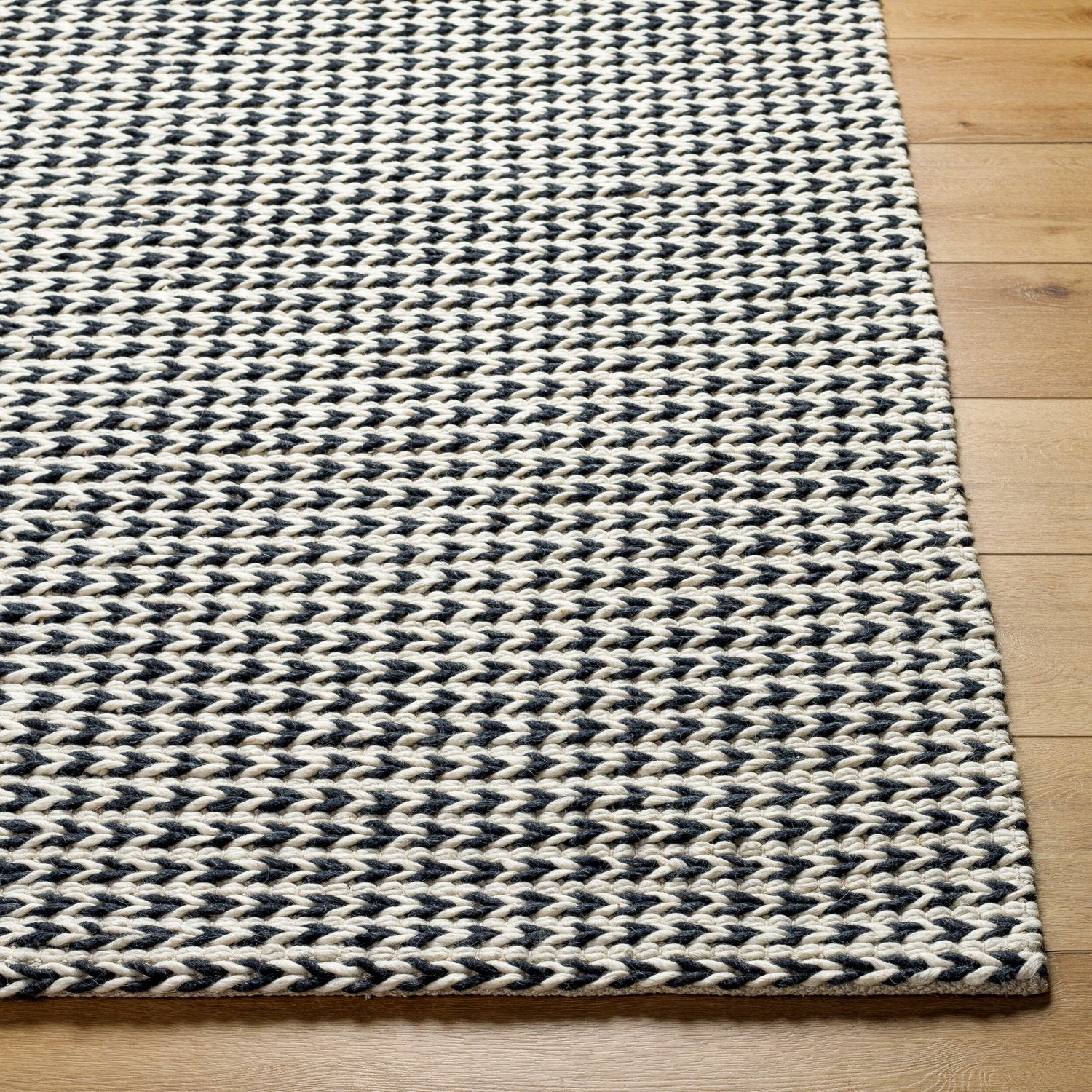 LIVABLISS SUNDANCE HANDMADE RUG - Rugs