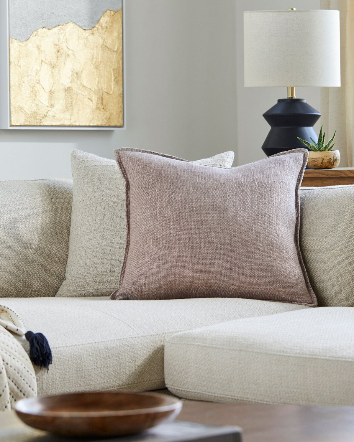 SURYA THURMAN ACCENT PILLOW - Linens