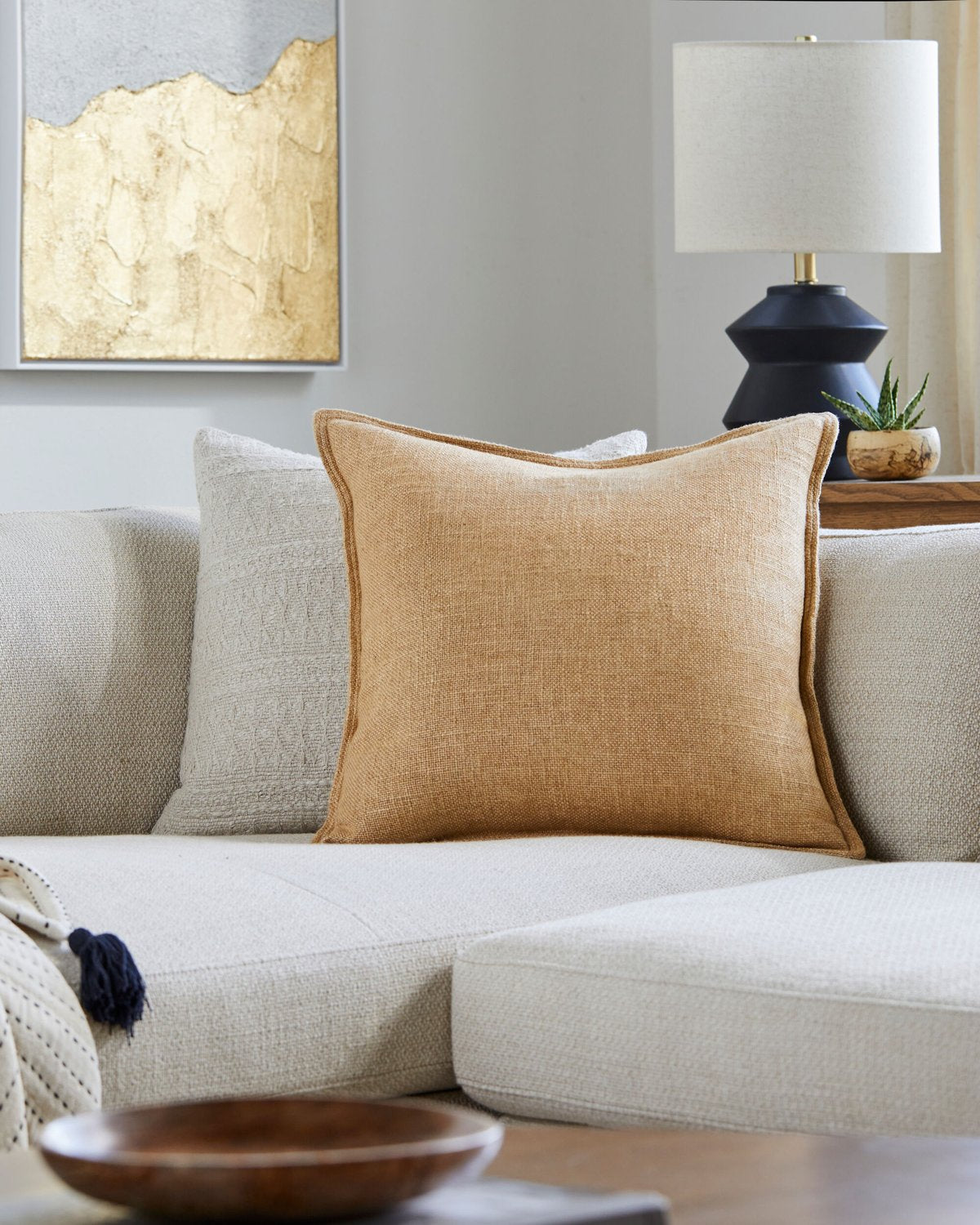SURYA THURMAN ACCENT PILLOW - Linens