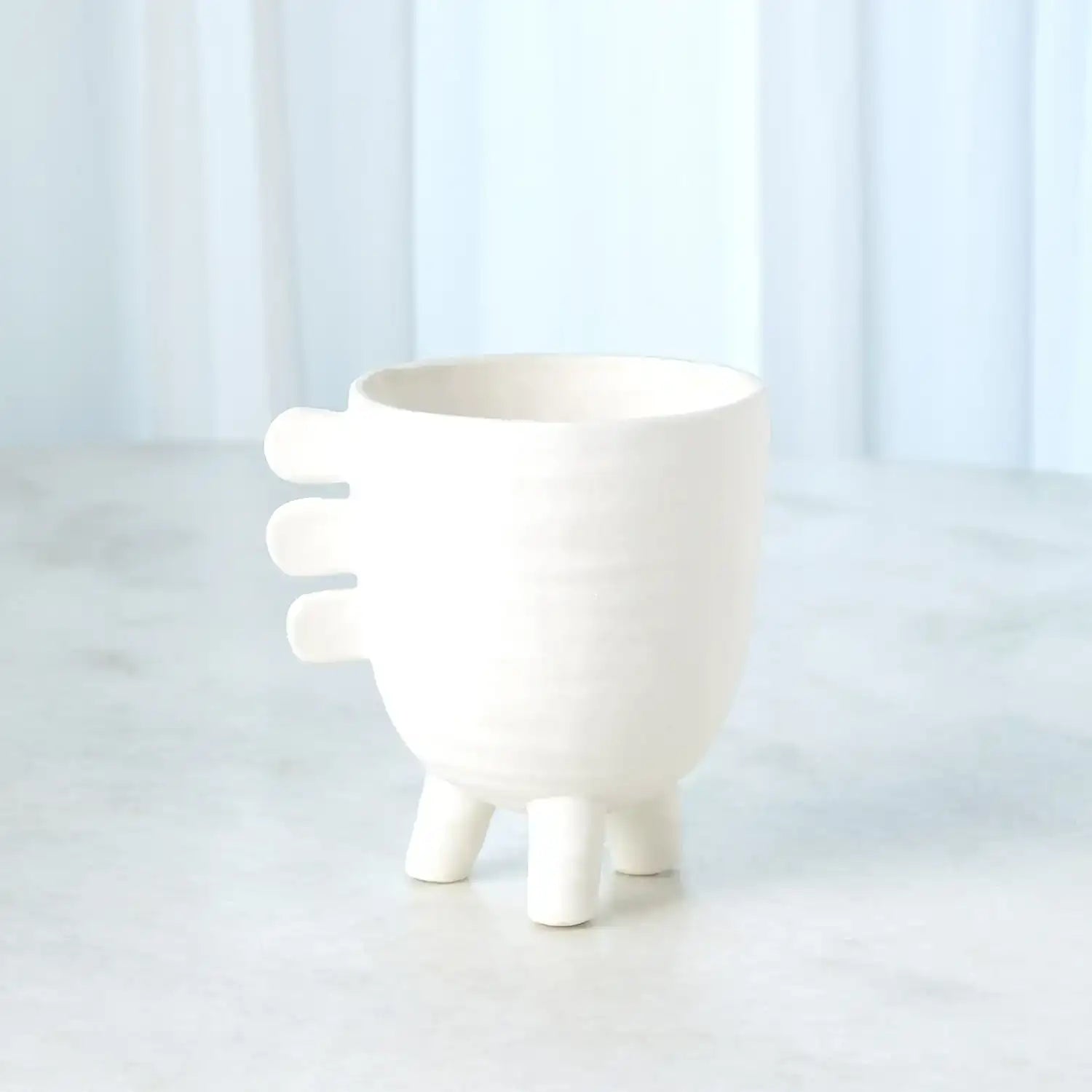 GLOBAL VIEWS PRIMITIVE PORCELAIN 3 LEG CACHE POT - Decorative Accents