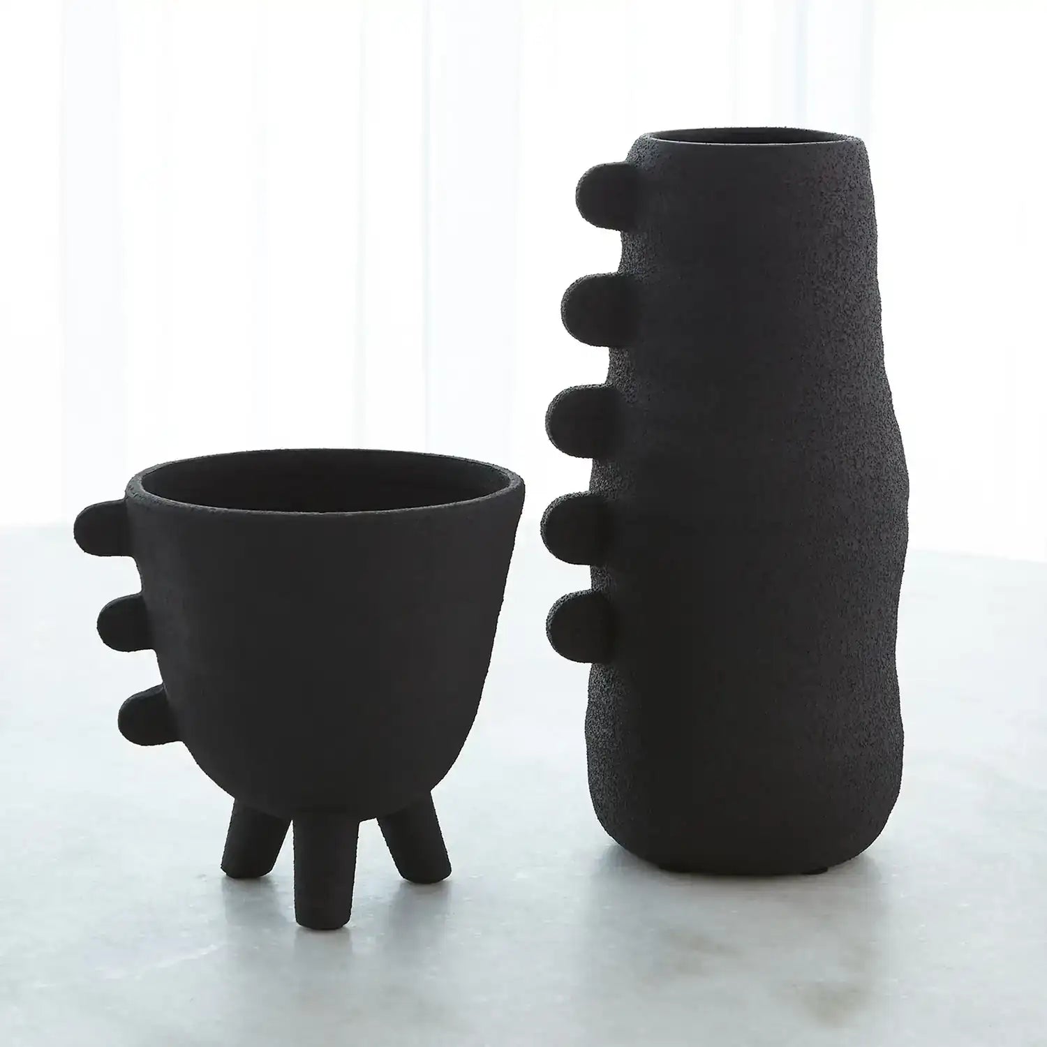 GLOBAL VIEWS PRIMITIVE PORCELAIN VASE - Decorative Accents