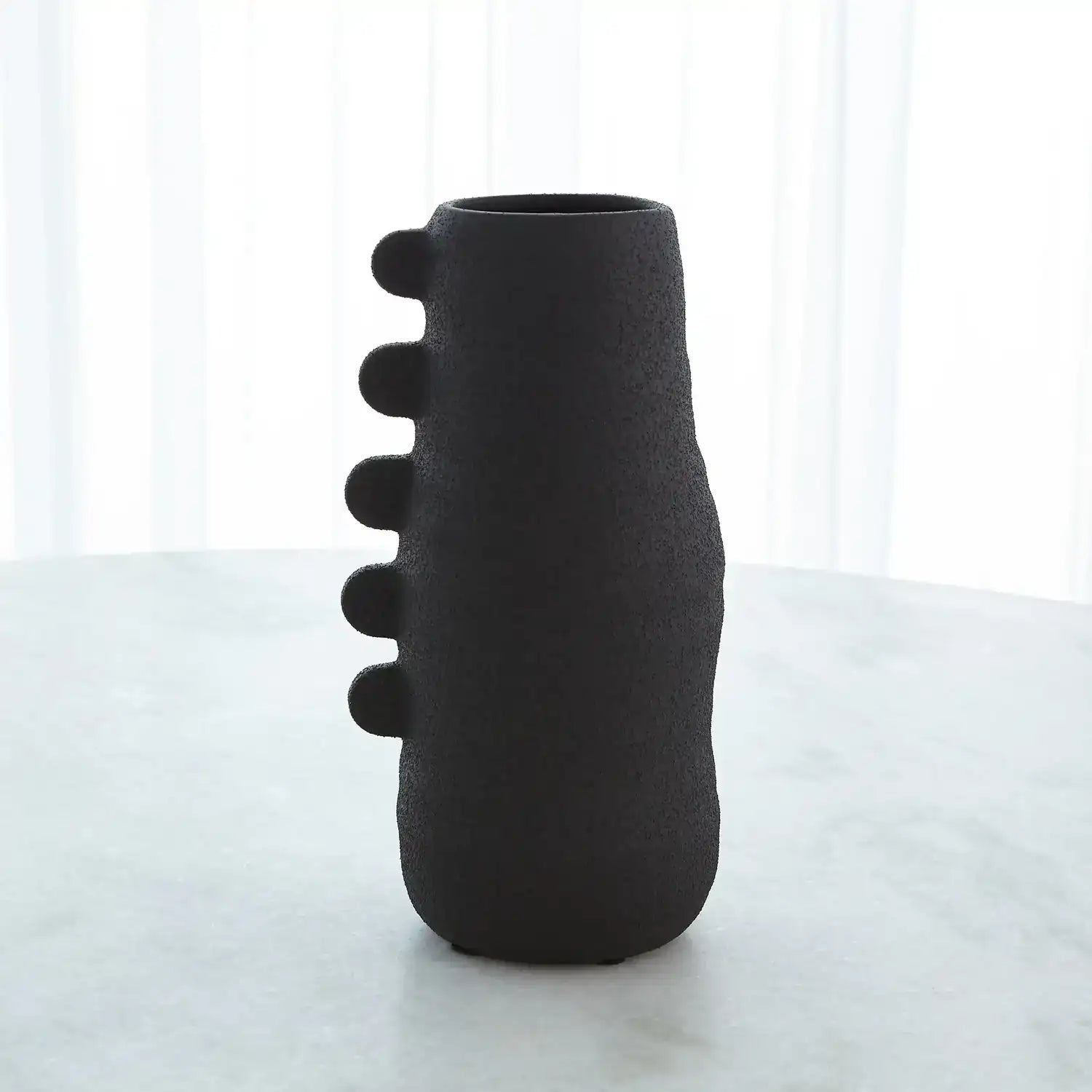 GLOBAL VIEWS PRIMITIVE PORCELAIN VASE - Decorative Accents