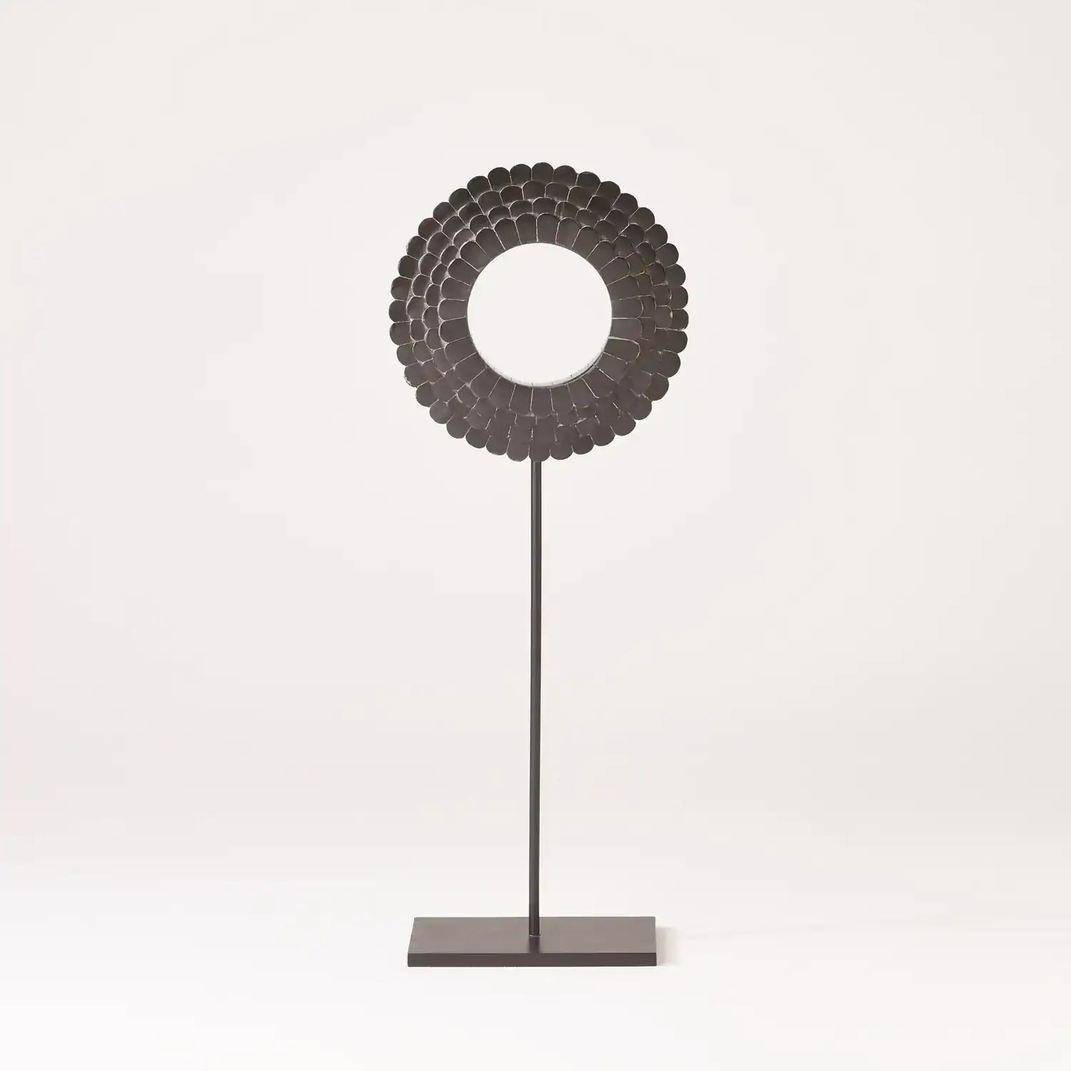 GLOBAL VIEWS FOUR LAYER HORN SCALLOPED MOUNTED RING - Decorative Accents