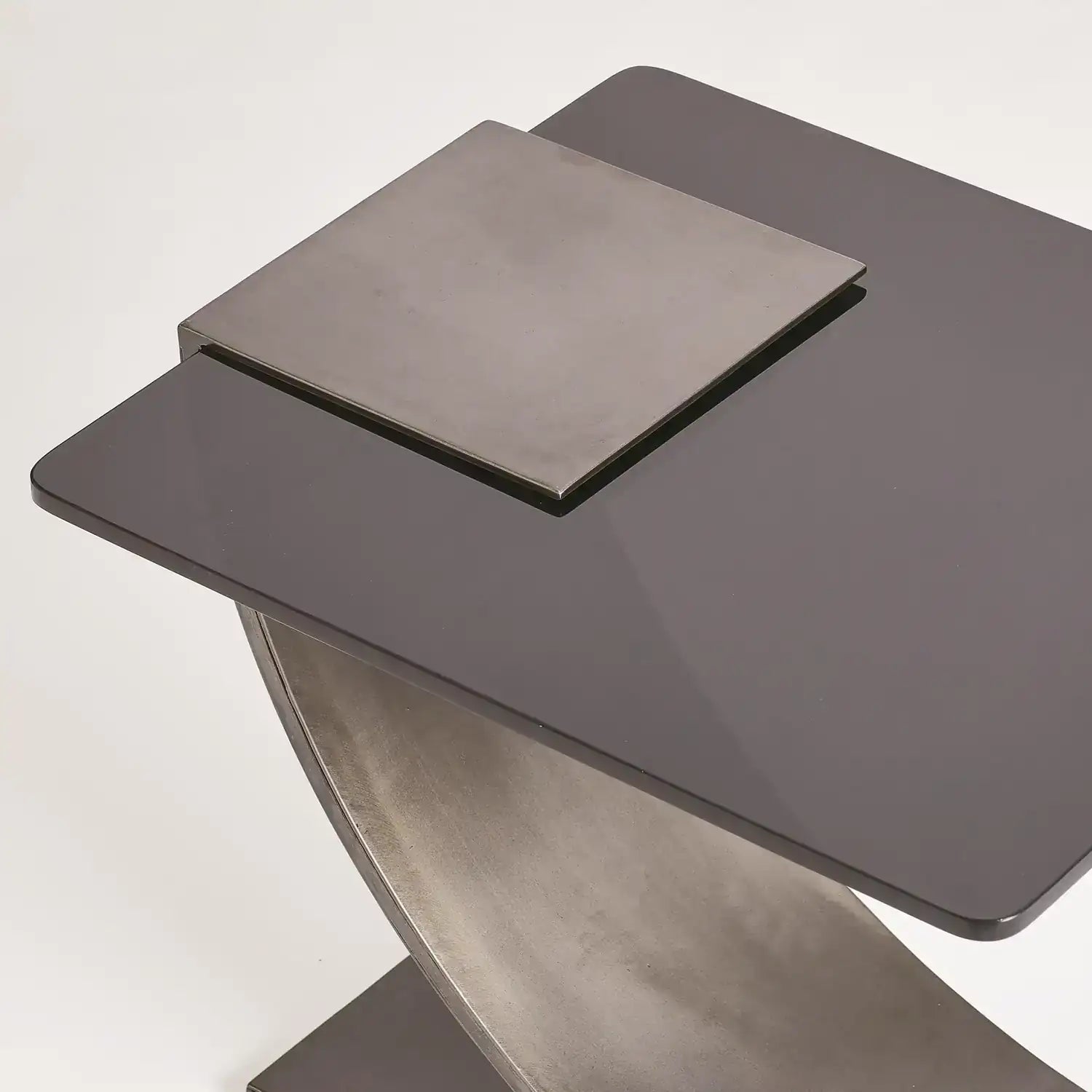 GLOBAL VIEWS SIDE TABLE W/SMOKE GLASS - Side