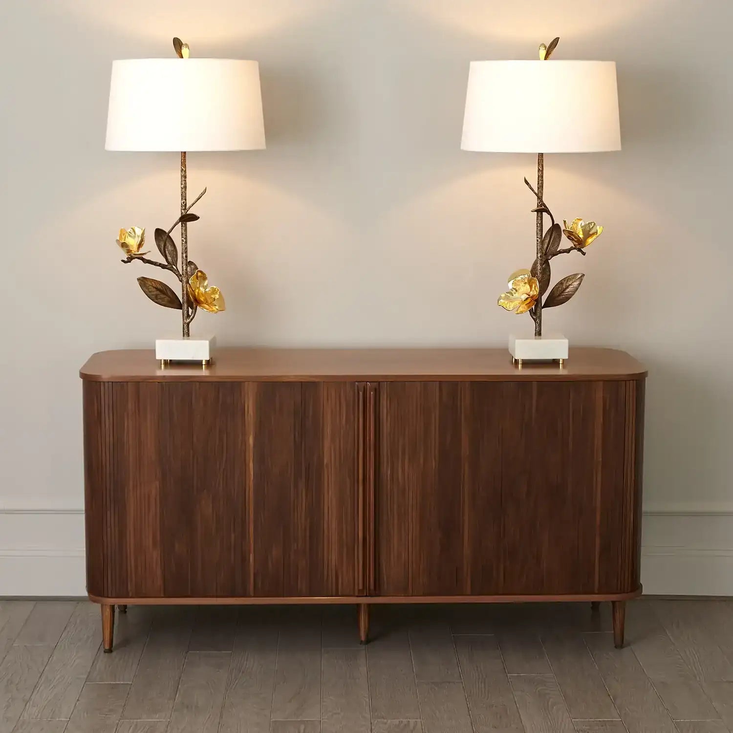 GLOBAL VIEWS, MAGNOLIA FLOWER TABLE LAMP, TABLE LAMPS