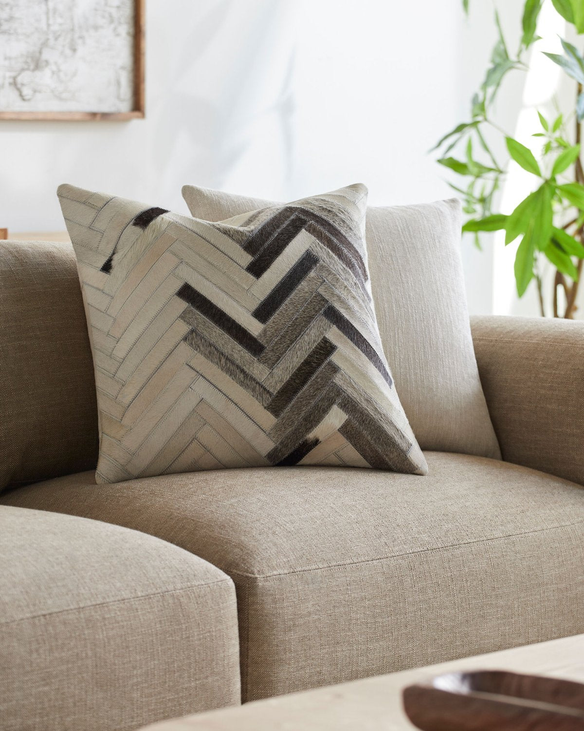 SURYA ZANDER ACCENT PILLOW - Linens