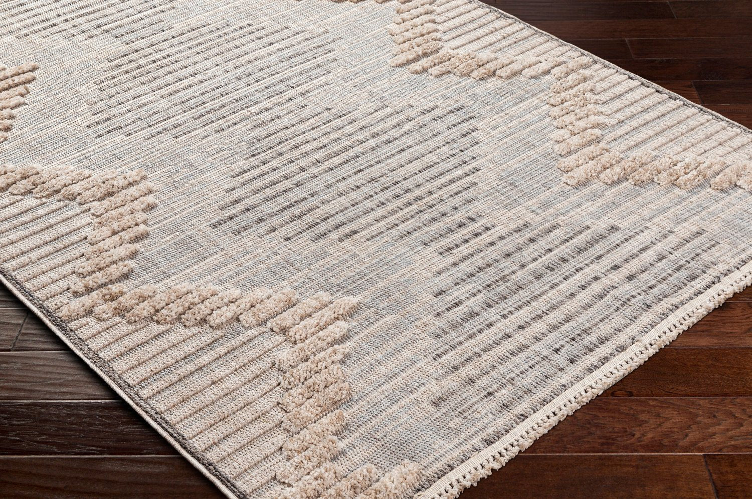 LIVABLISS ZARAGOZA MACHINE WOVEN RUG - Rugs