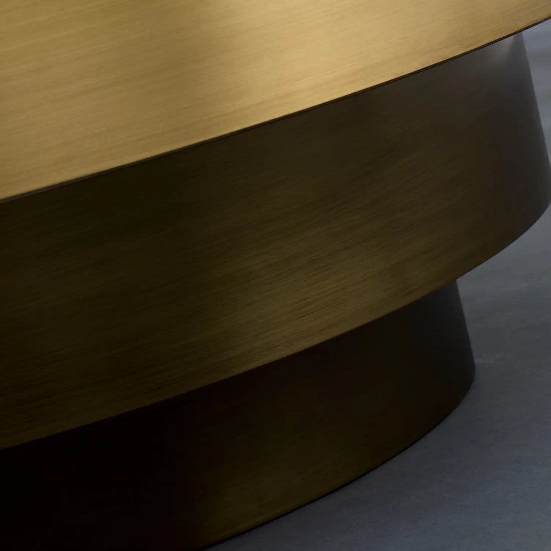 KALCO LAUREATO TABLE