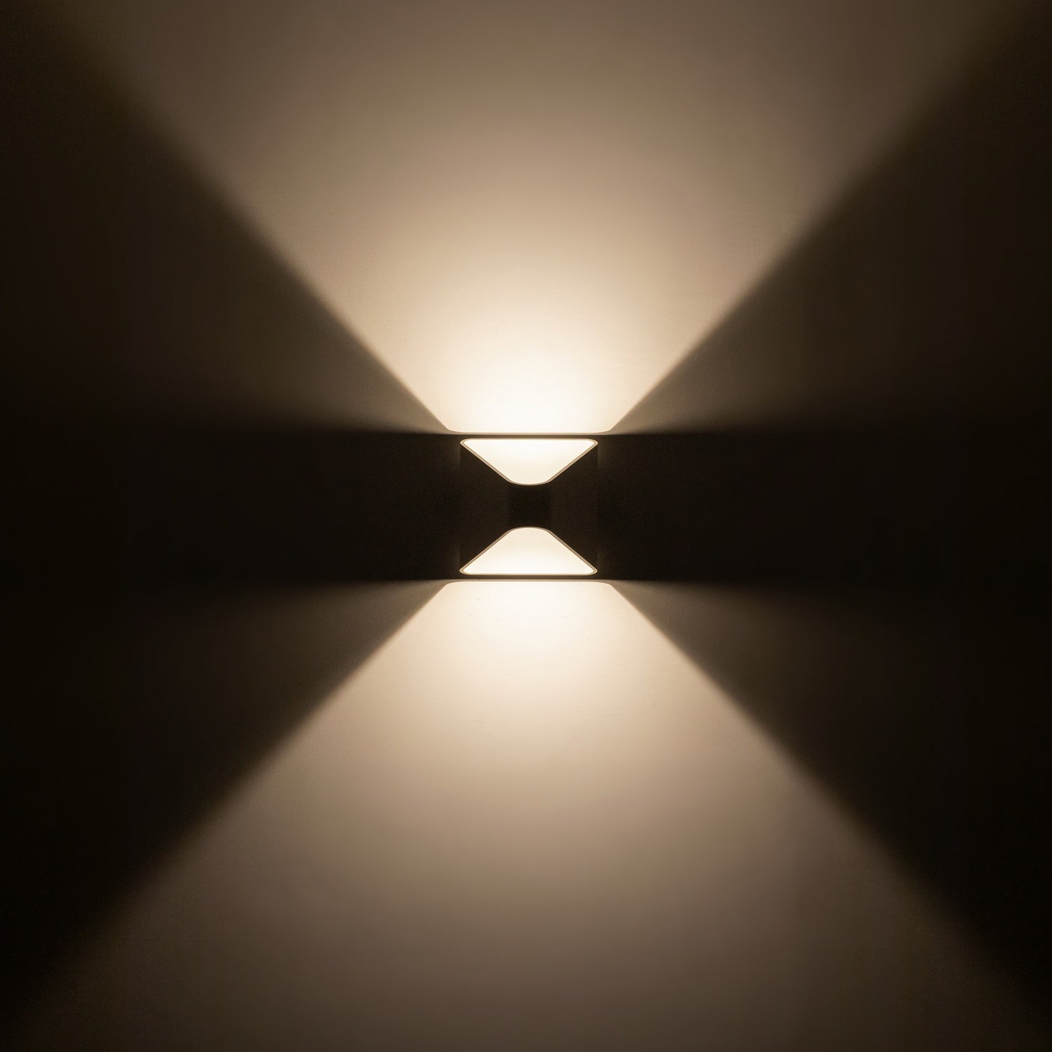 KUZCO LIGHTING INC EW33806-WH-UNV-010 c33c220f-94c3-4583-b26a-00cf7dacaef4