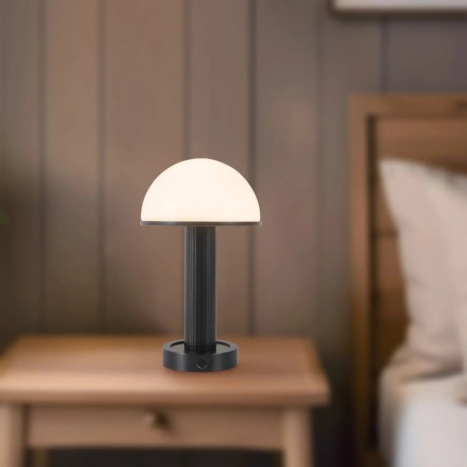 KUZCO LIGHTING INC, VIENNA TABLE LAMPS, DESK LAMPS