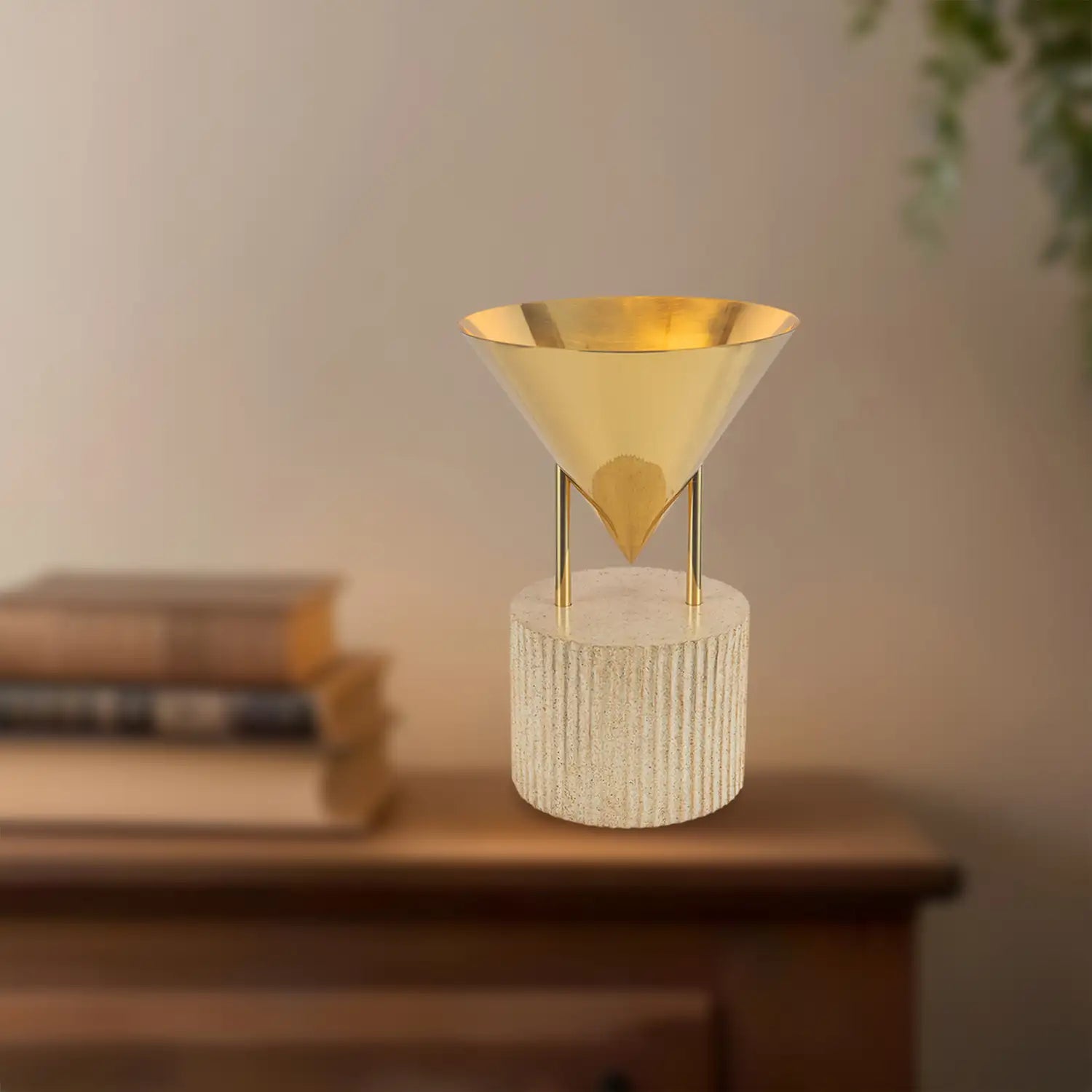 KUZCO LIGHTING INC, VERSUS TABLE LAMPS, DESK LAMPS