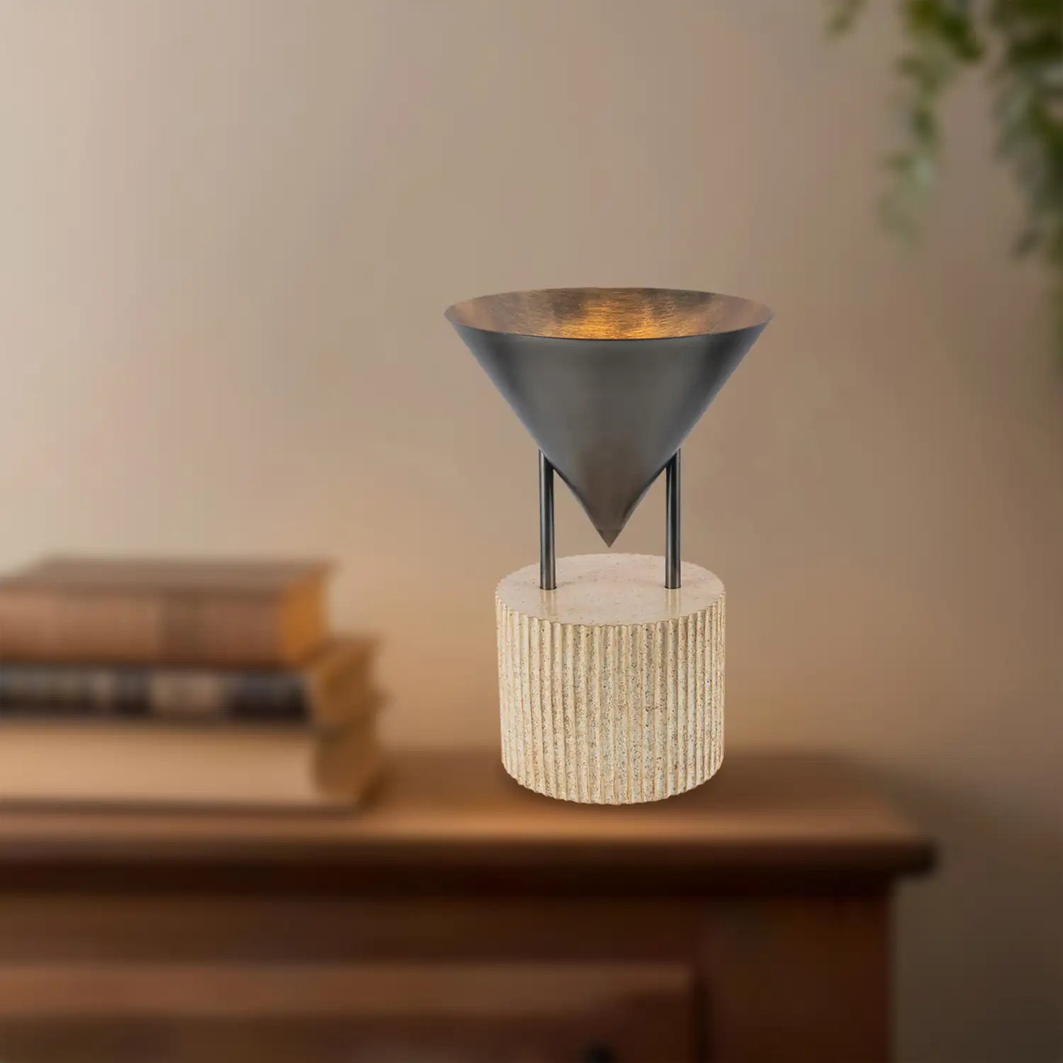 KUZCO LIGHTING INC, VERSUS TABLE LAMPS, DESK LAMPS