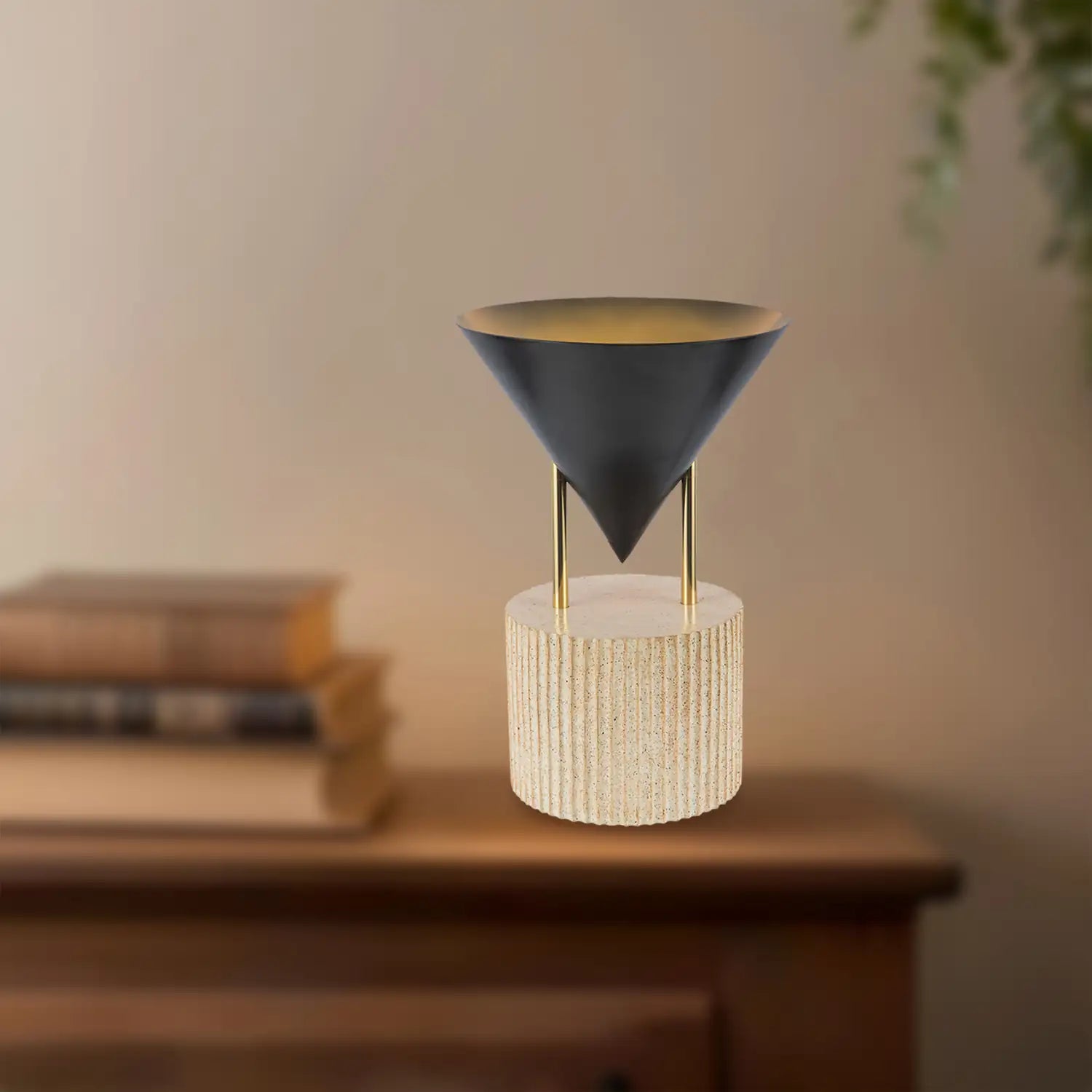 KUZCO LIGHTING INC, VERSUS TABLE LAMPS, DESK LAMPS