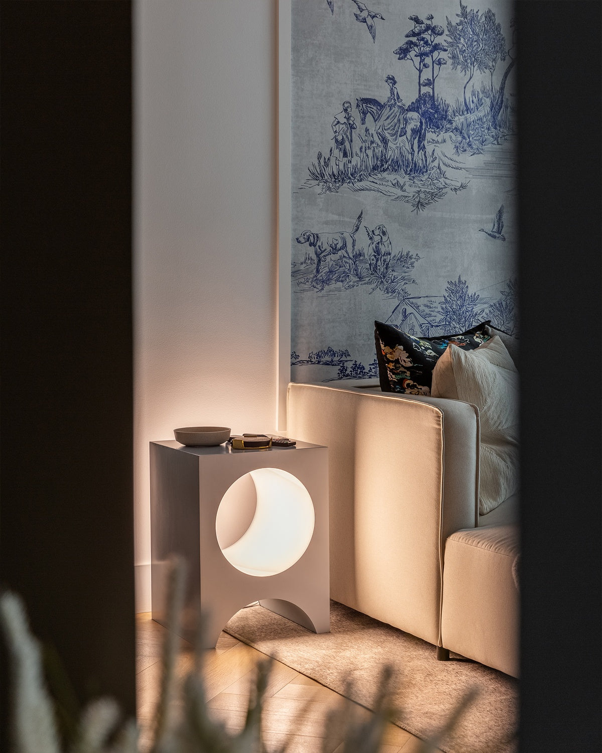 KUZCO LIGHTING INC, LUNAR TABLE LAMPS, DESK LAMPS
