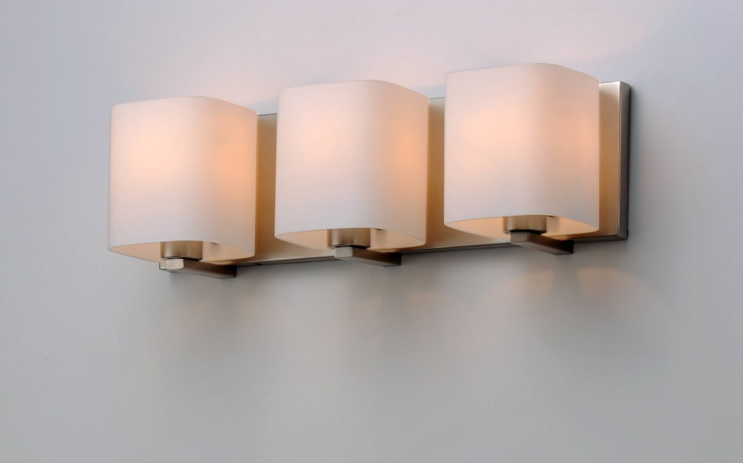 MAXIM, WRAP-BATH VANITY, VANITY LIGHT
