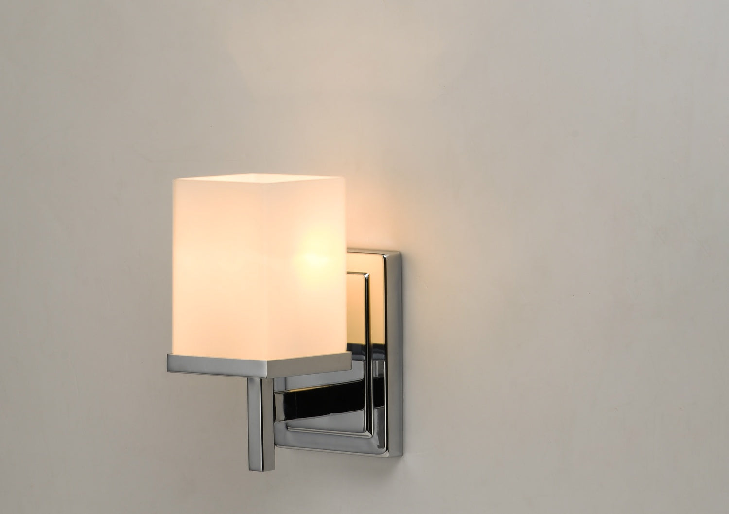 MAXIM, TETRA-BATH VANITY, VANITY LIGHT