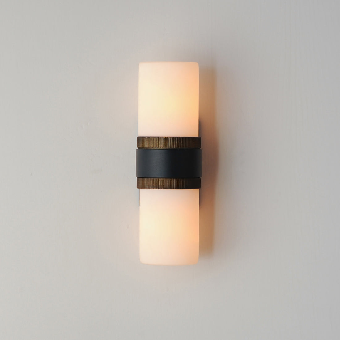 MAXIM, RUFFLES-OUTDOOR WALL MOUNT, OUTDOOR WALL LIGHTS