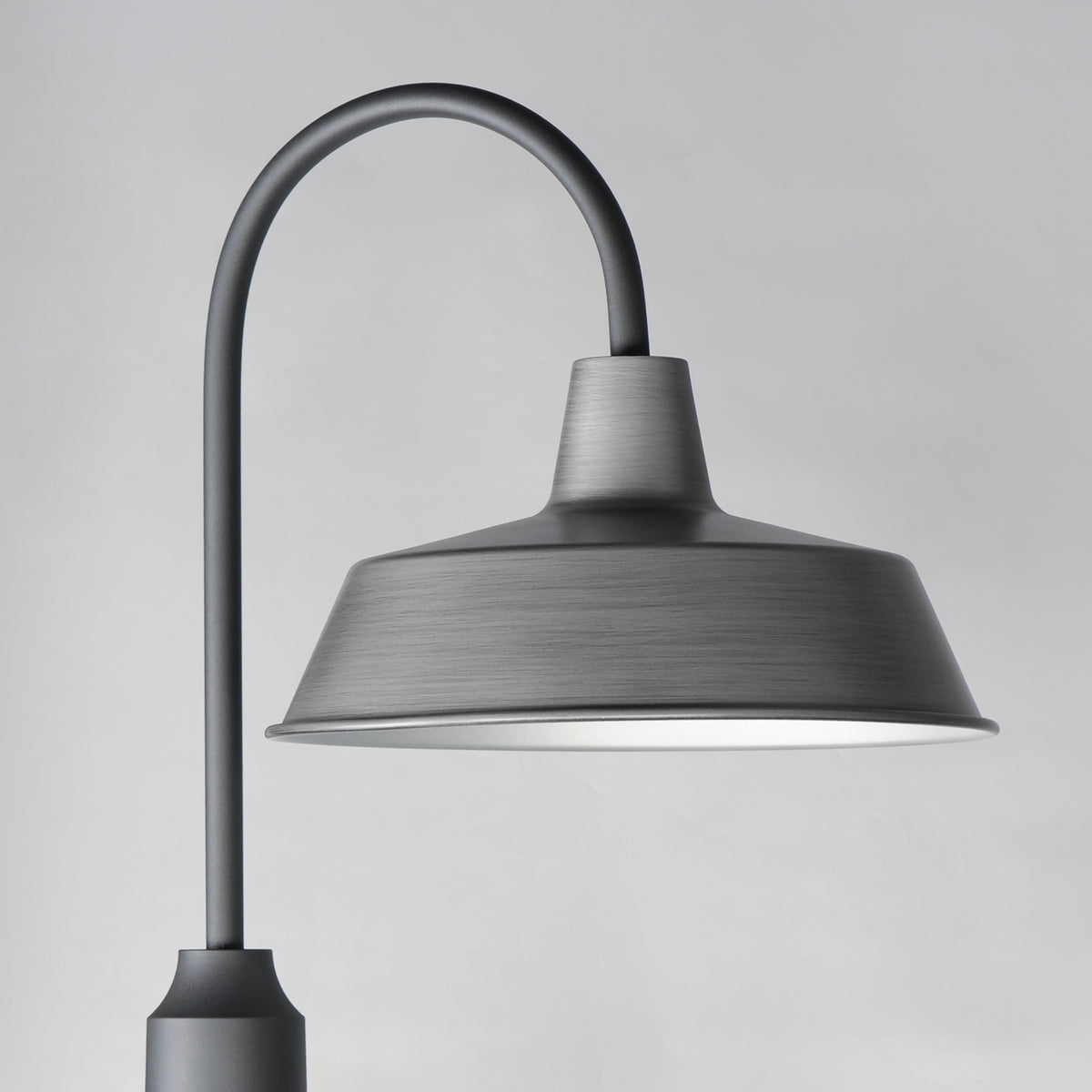 MAXIM PIER M-OUTDOOR POST LANTERN - Post