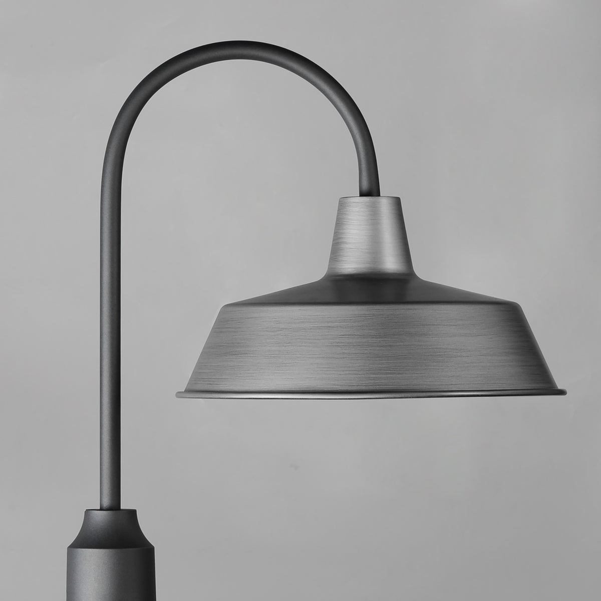 MAXIM PIER M-OUTDOOR POST LANTERN - Post