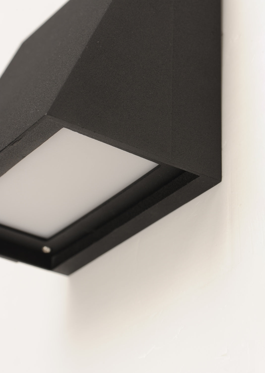 MAXIM, PATHFINDER-OUTDOOR WALL MOUNT, OUTDOOR WALL LIGHTS