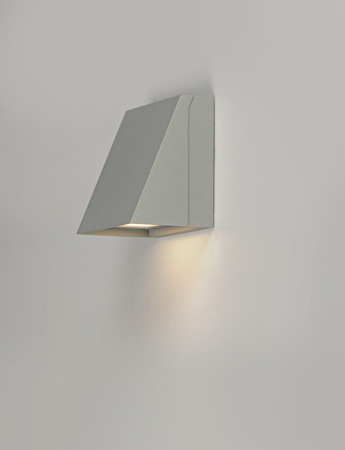 MAXIM, PATHFINDER-OUTDOOR WALL MOUNT, OUTDOOR WALL LIGHTS