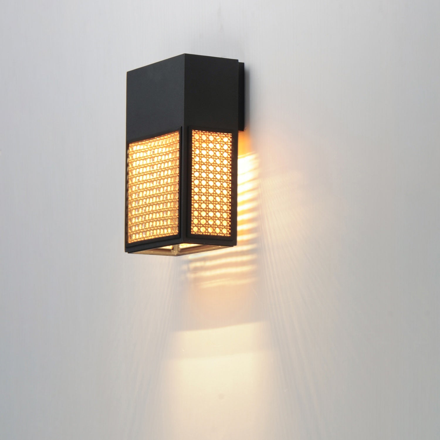 MAXIM, LATTICE-OUTDOOR WALL MOUNT, OUTDOOR WALL LIGHTS