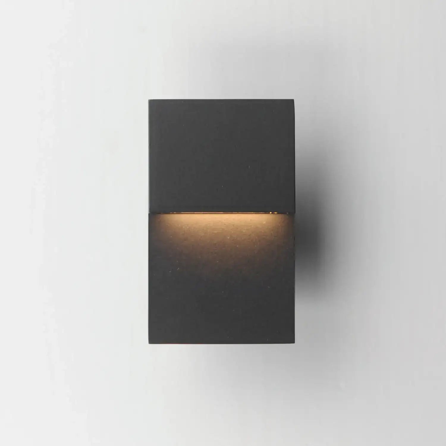 MAXIM, PATHFINDER-OUTDOOR PATHWAY LIGHT, OUTDOOR WALL LIGHTS