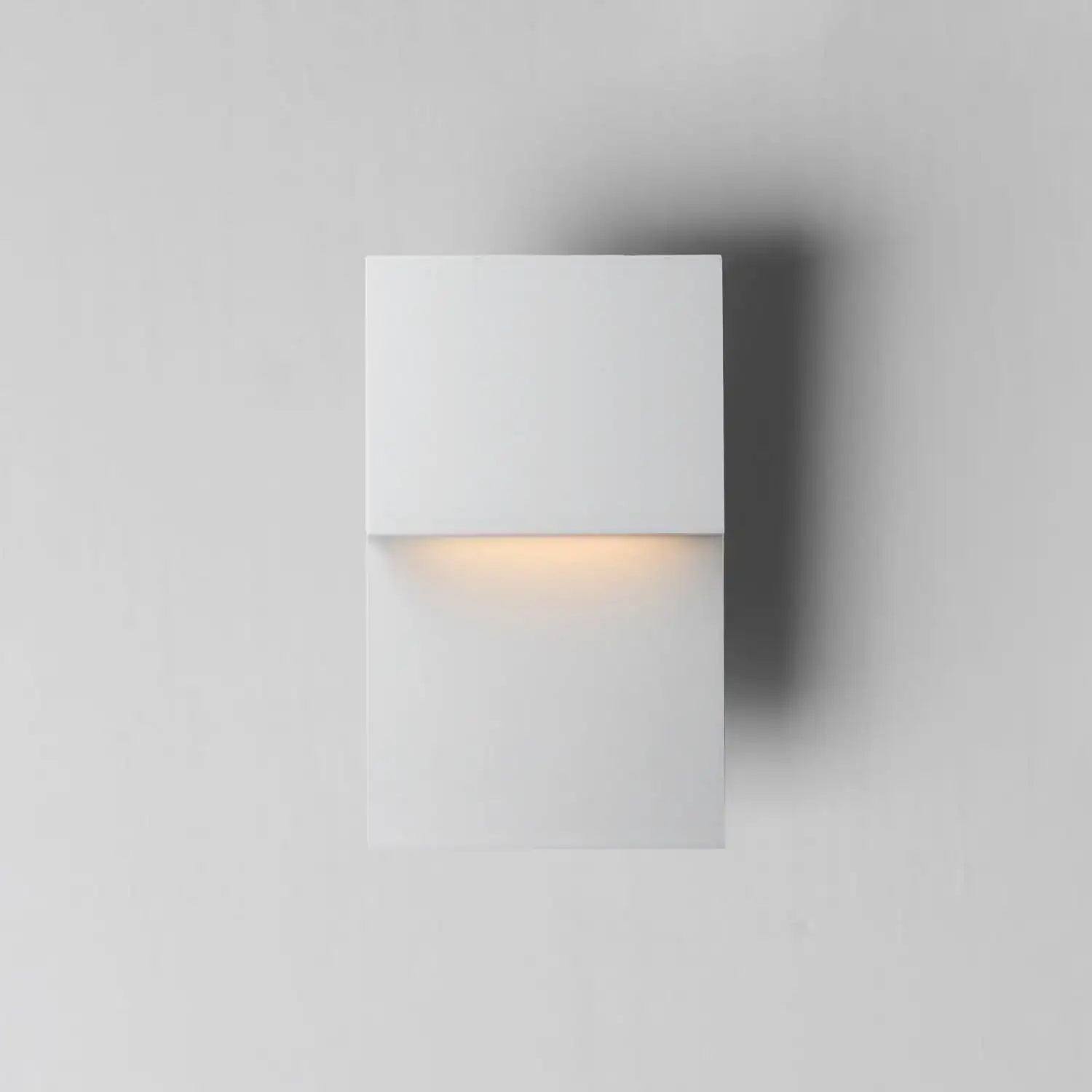 MAXIM, PATHFINDER-OUTDOOR PATHWAY LIGHT, OUTDOOR WALL LIGHTS