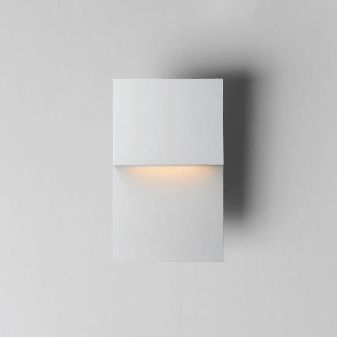 MAXIM, PATHFINDER-OUTDOOR PATHWAY LIGHT, OUTDOOR WALL LIGHTS