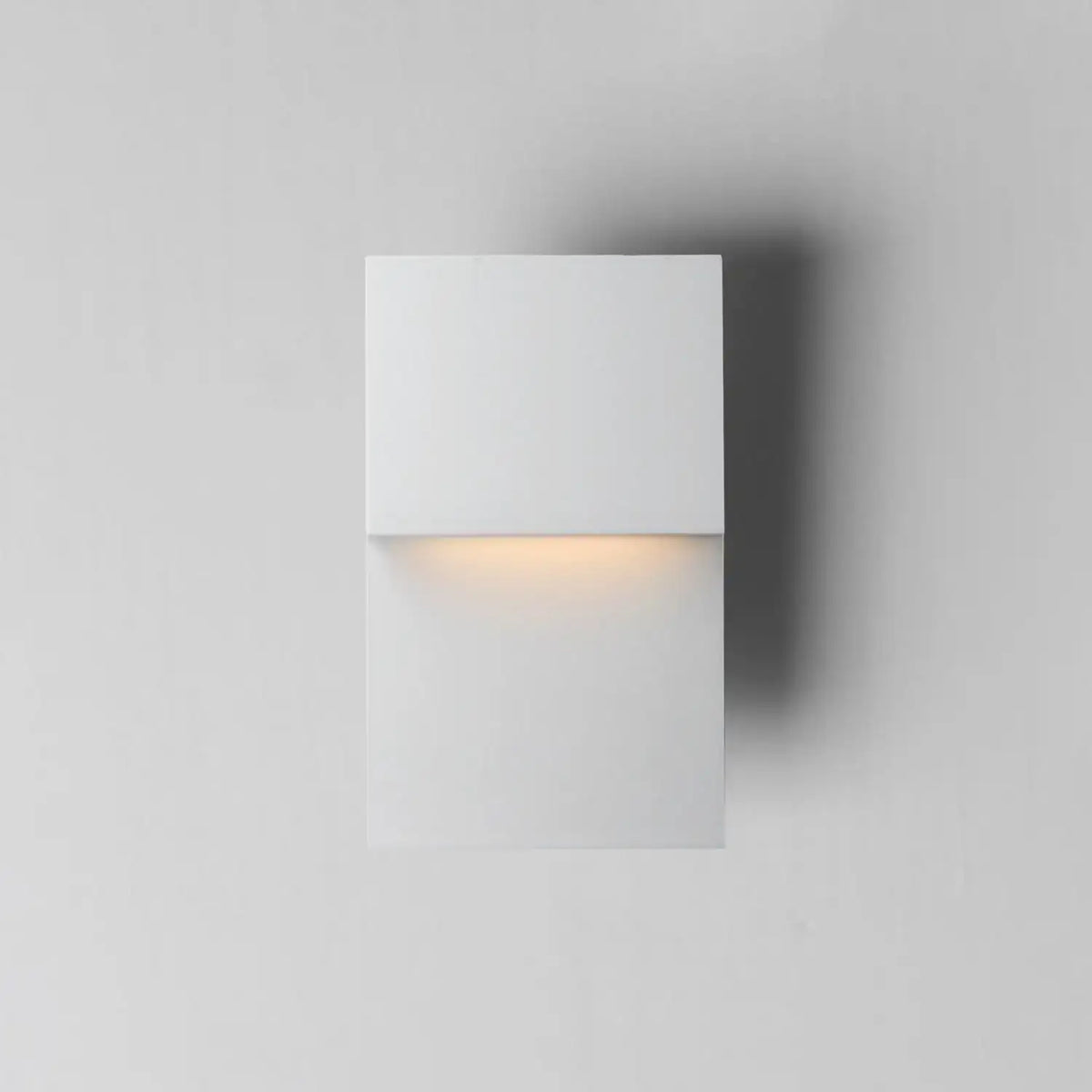 MAXIM, PATHFINDER-OUTDOOR PATHWAY LIGHT, OUTDOOR WALL LIGHTS
