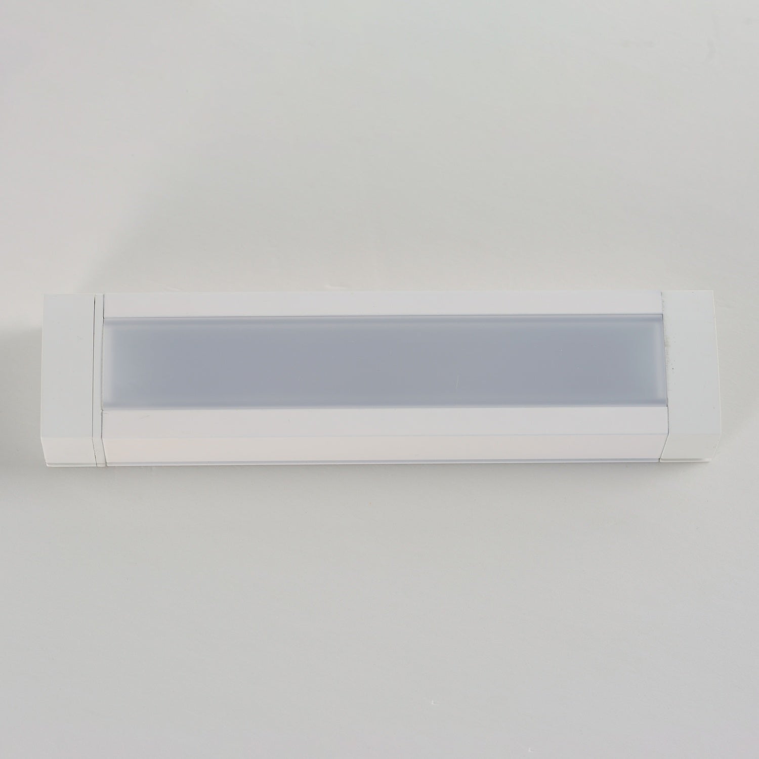 MAXIM COUNTERMAX 120V SLIM STICK-UNDER CABINET - Cabinets & Bar