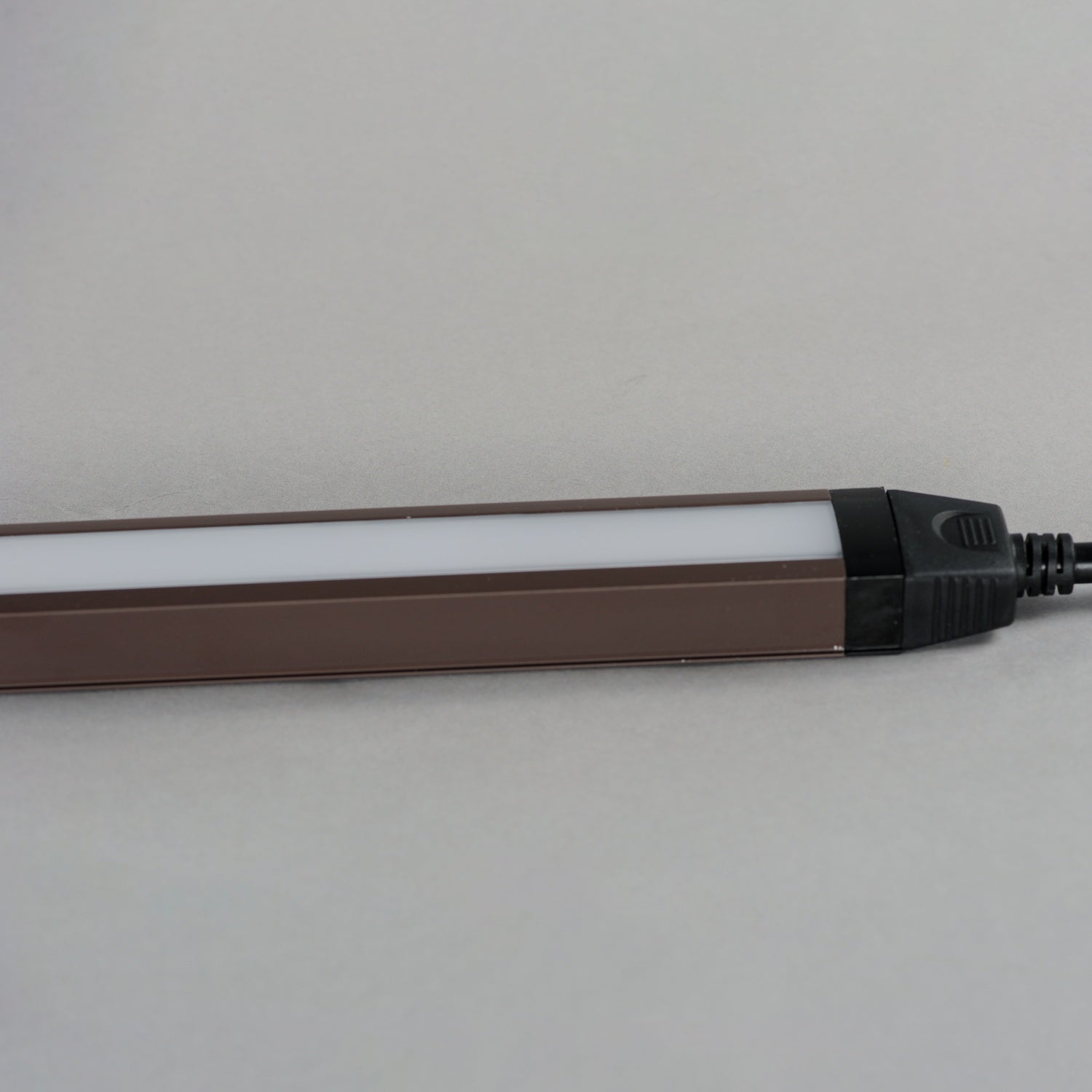 MAXIM CounterMax 120V Slim LED UC White Tunable - DO NOT SHOW ON WEBSITE