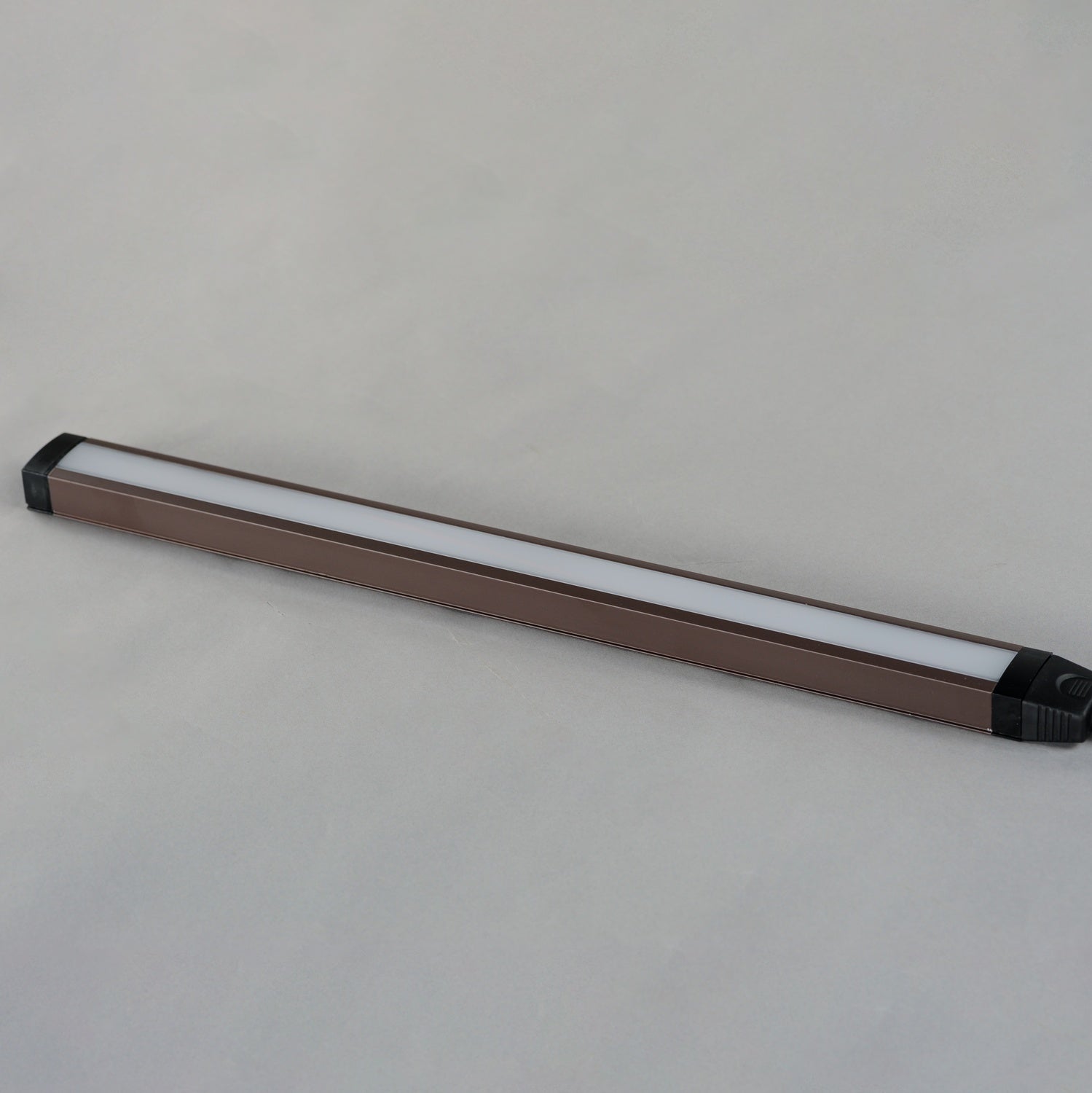 MAXIM CounterMax 120V Slim LED UC White Tunable - DO NOT SHOW ON WEBSITE