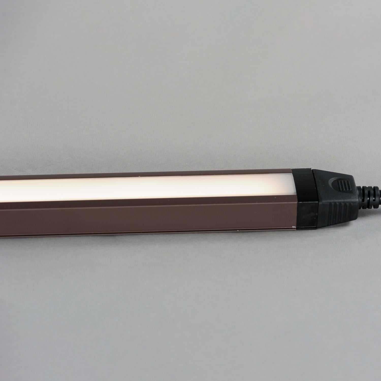 MAXIM CounterMax 120V Slim LED UC White Tunable - DO NOT SHOW ON WEBSITE