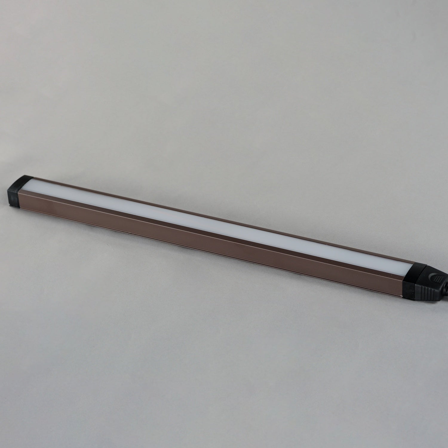MAXIM CounterMax 120V Slim LED UC White Tunable - DO NOT SHOW ON WEBSITE