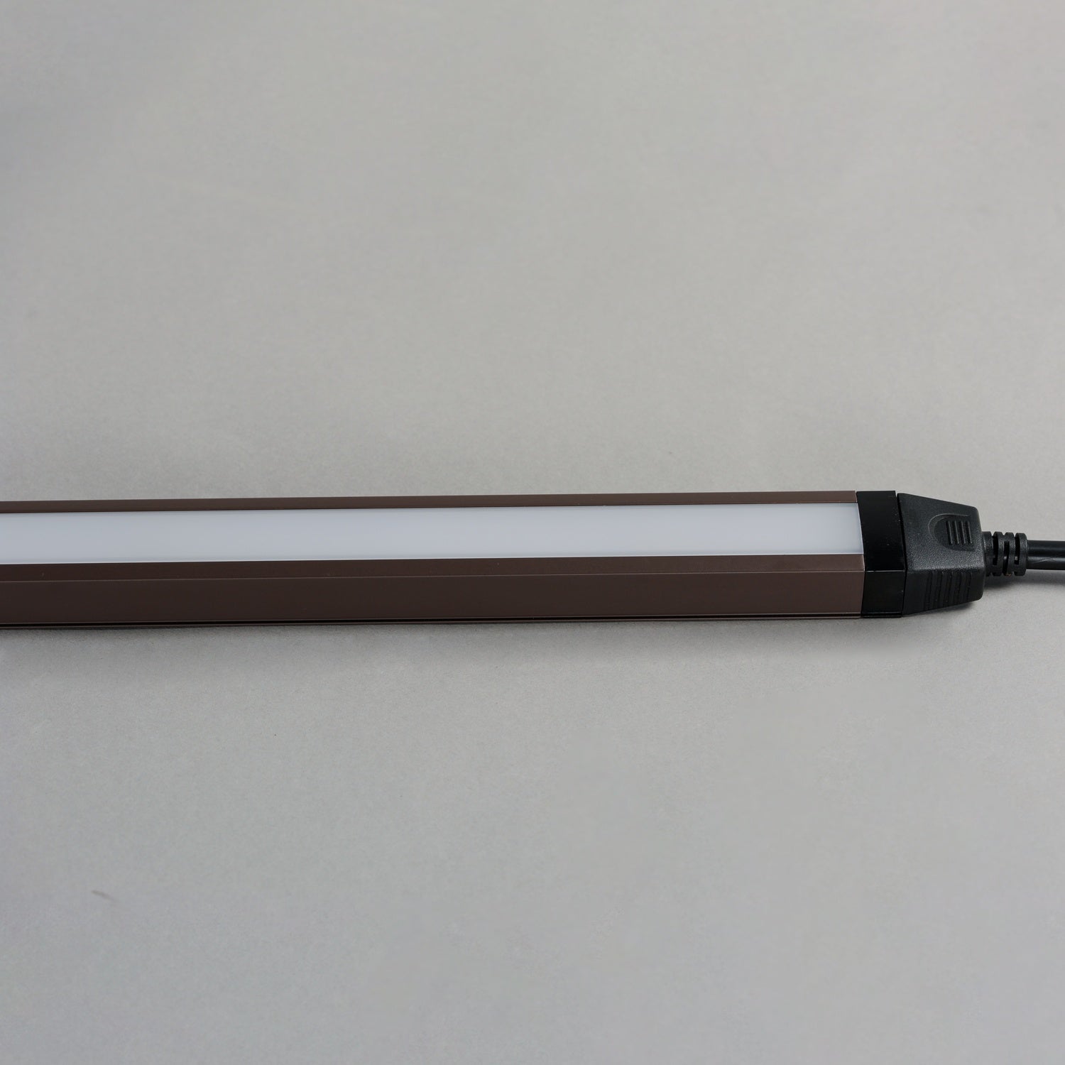 MAXIM CounterMax 120V Slim LED UC White Tunable - DO NOT SHOW ON WEBSITE