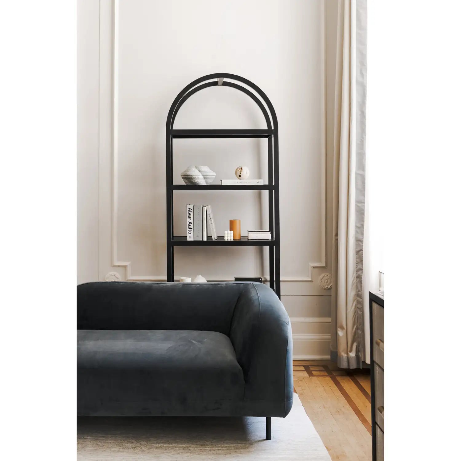 MOES EERO BOOKSHELVES - Cabinets & Bar