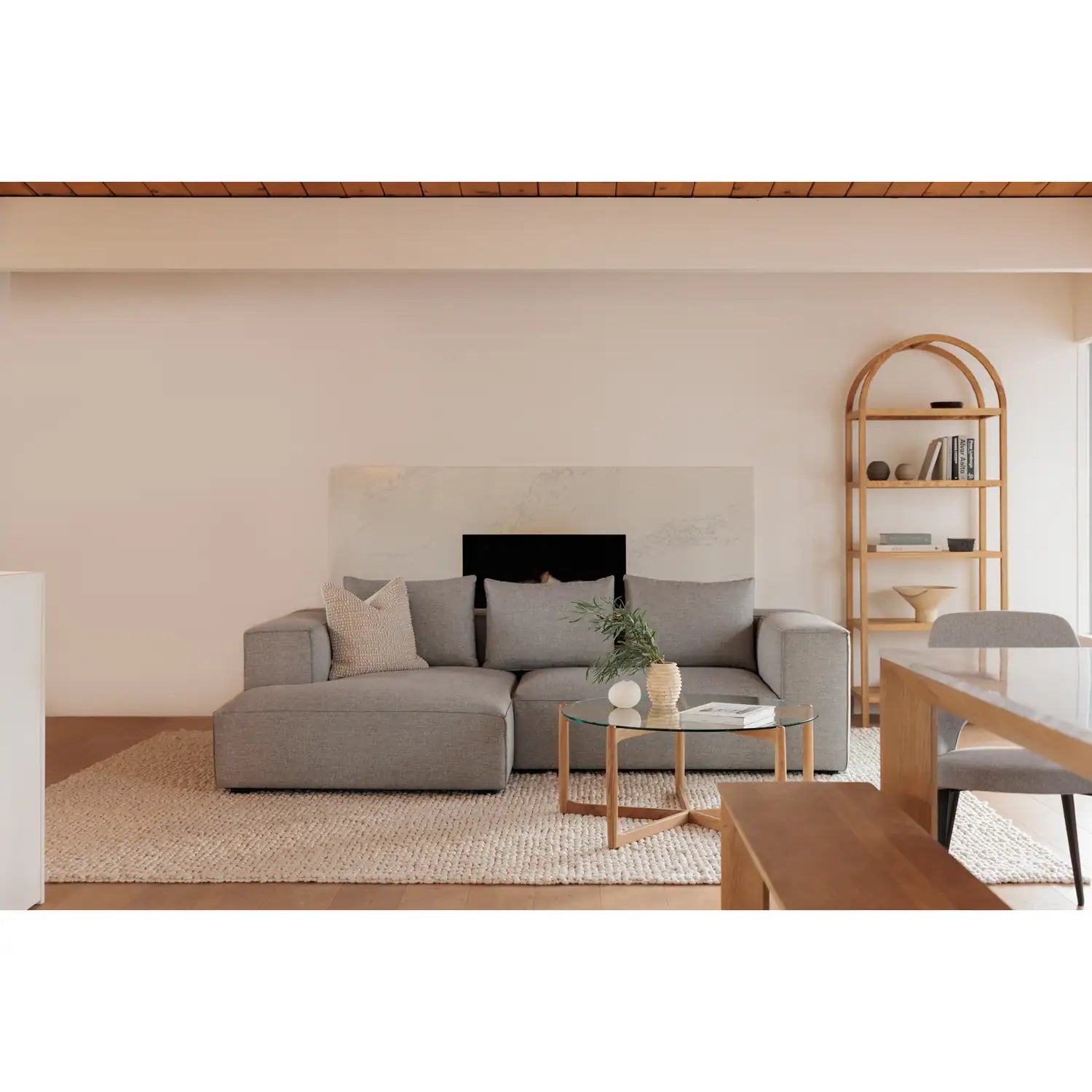 MOES EERO BOOKSHELVES - Cabinets & Bar