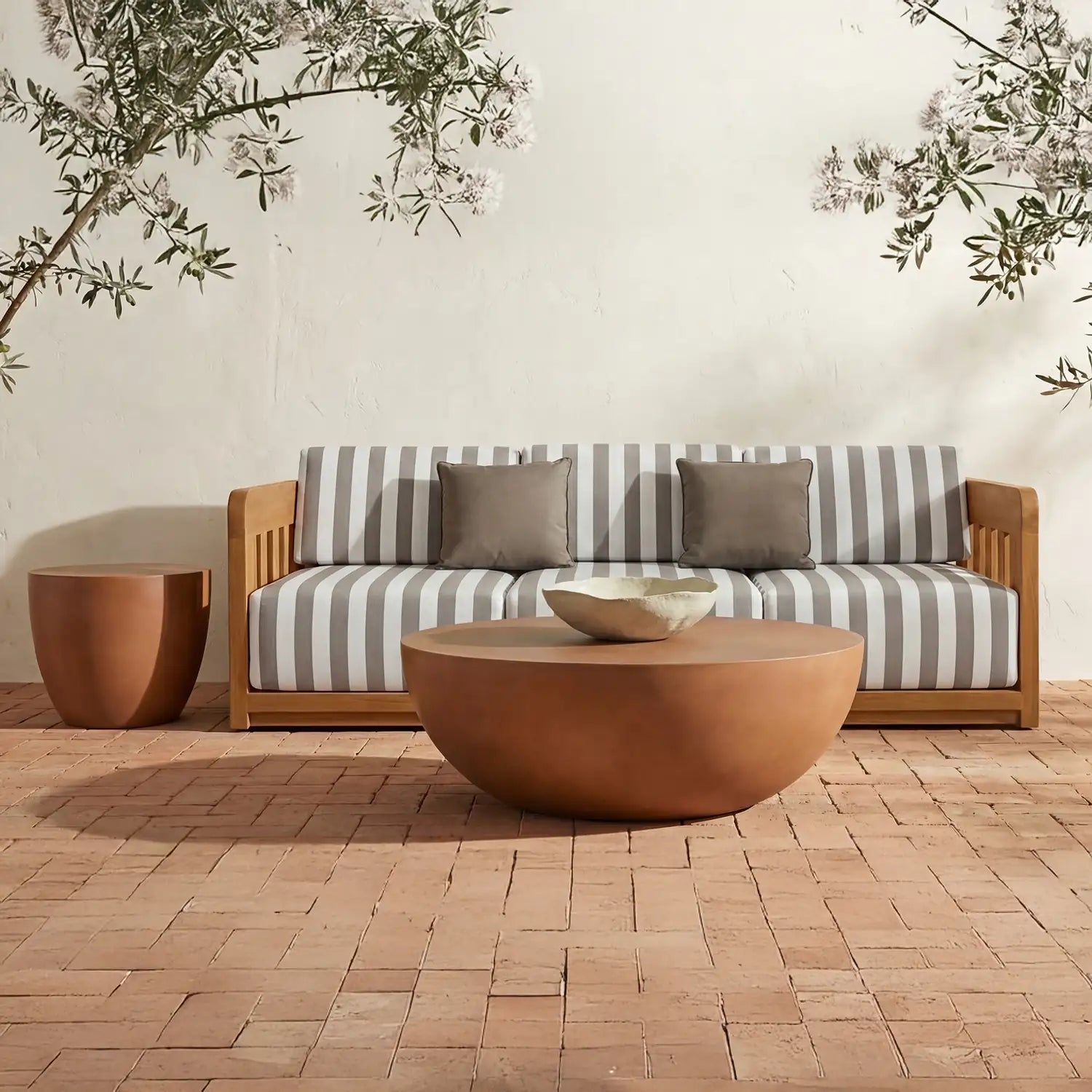 MOES INSITU SIDE TABLES - Side