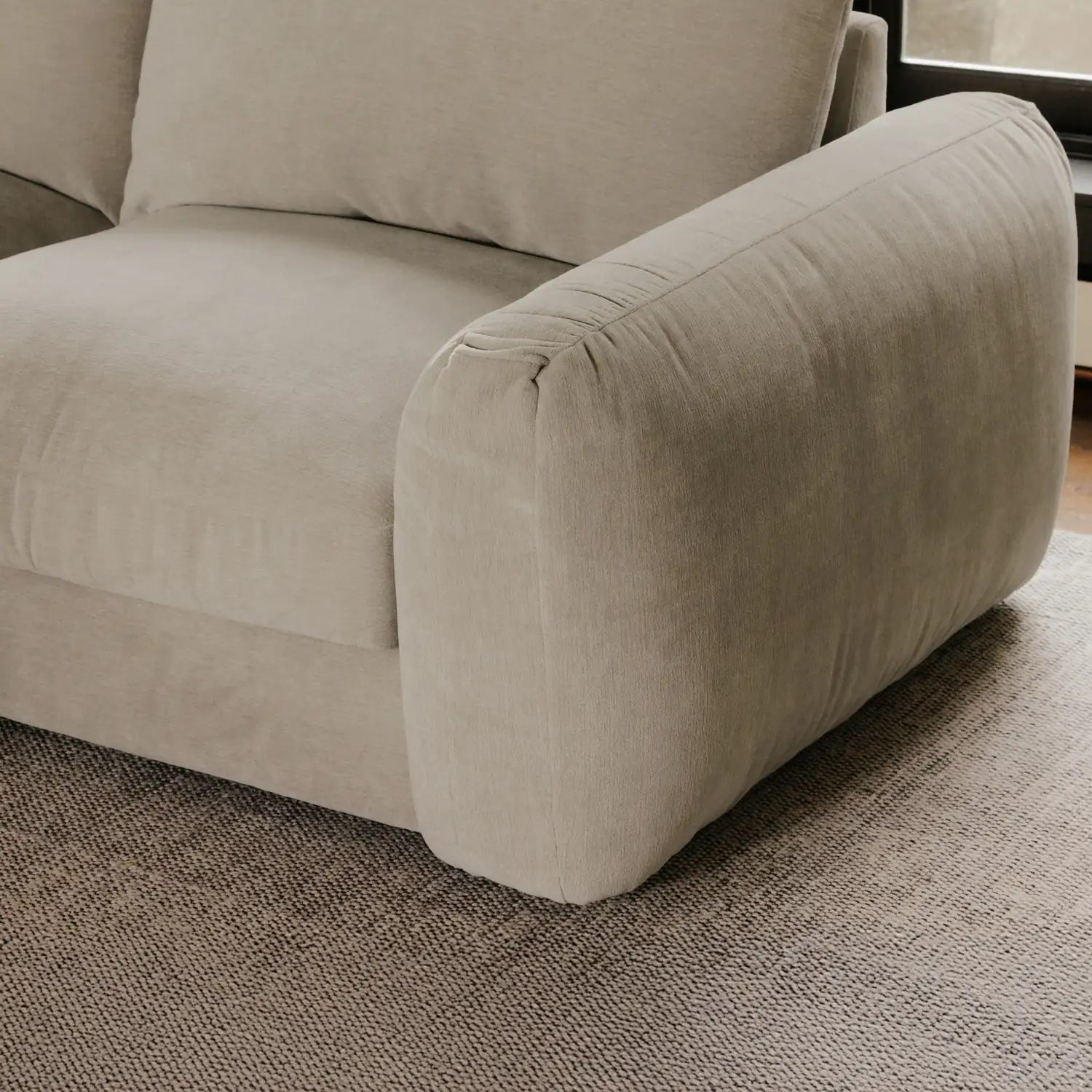 MOES, BERGA SECTIONALS, SOFA