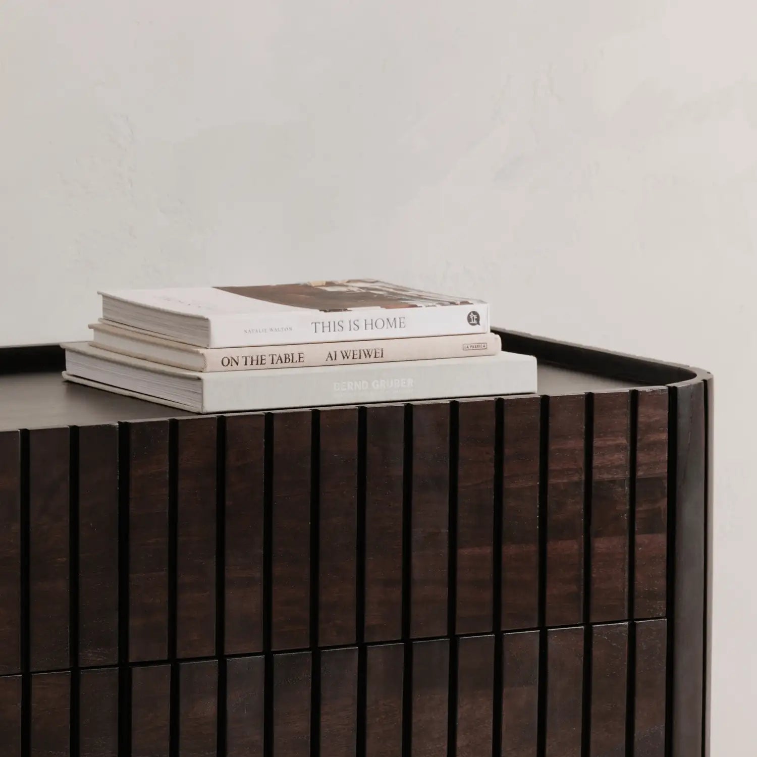 MOES, POVERA DRESSERS, DRESSERS