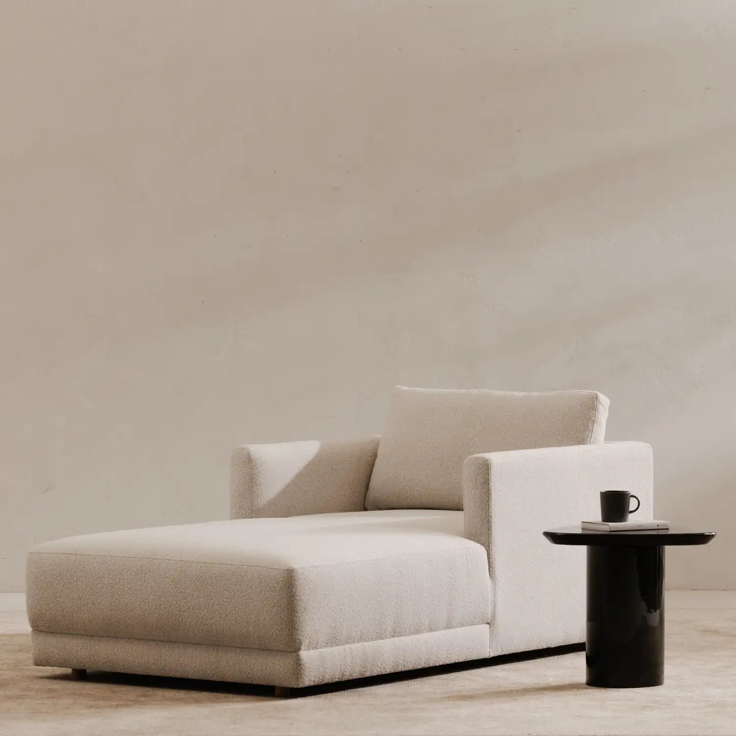 MOES, BRYN CHAISES, LOUNGE