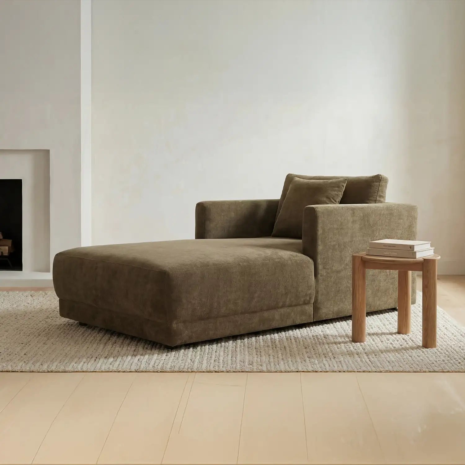 MOES, BRYN CHAISES, LOUNGE