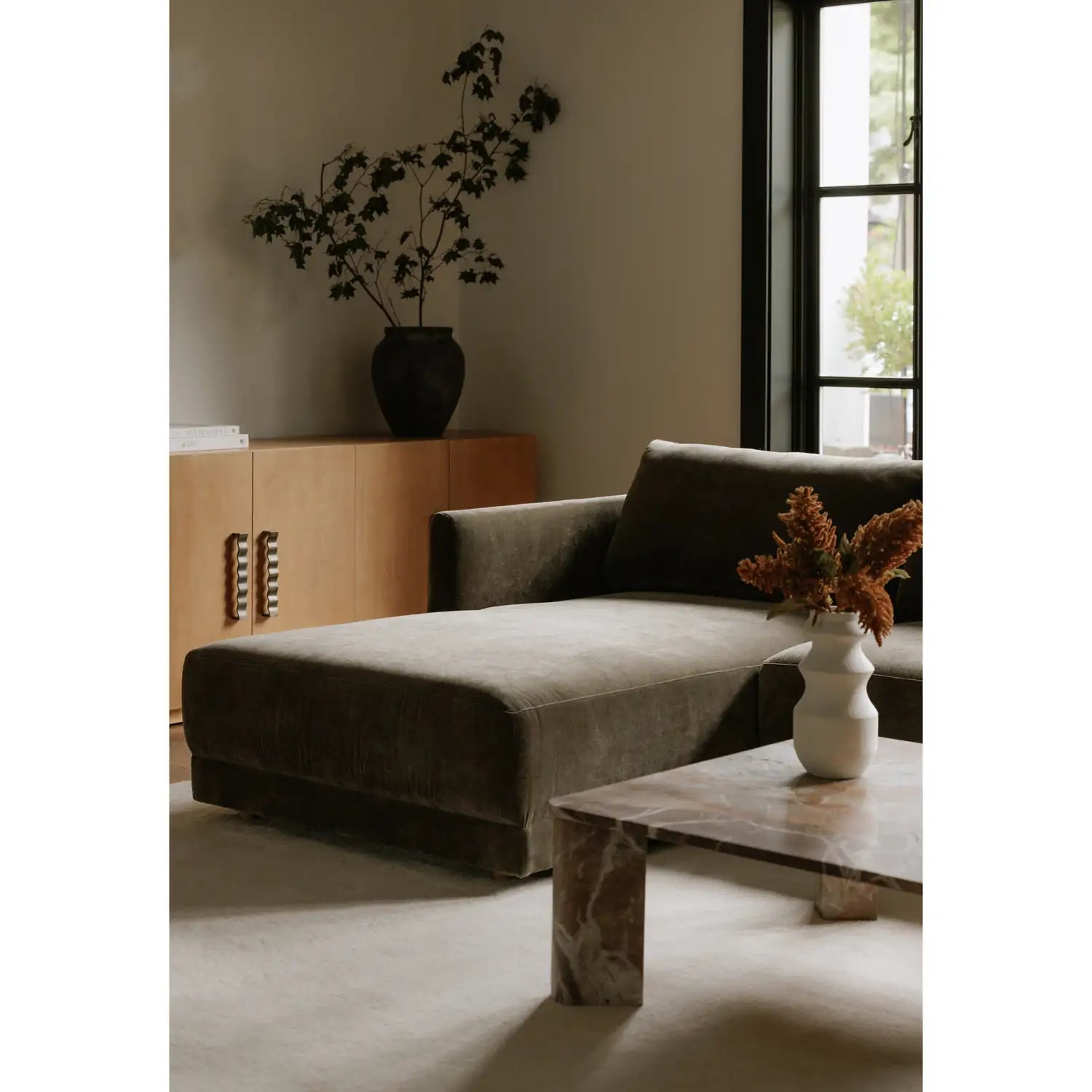 MOES, BRYN SECTIONALS, SOFA