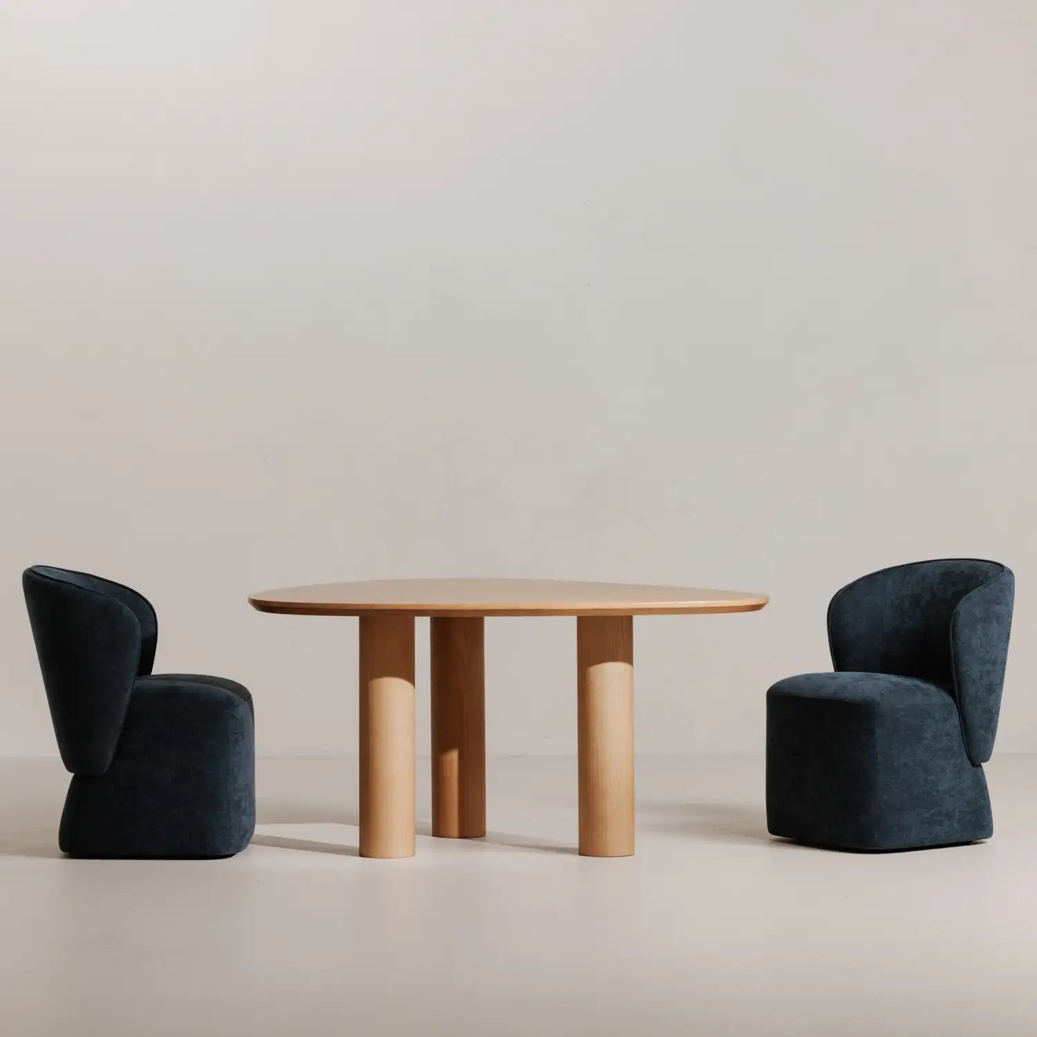 MOES, LARSON DINING CHAIRS, DINING CHAIRS