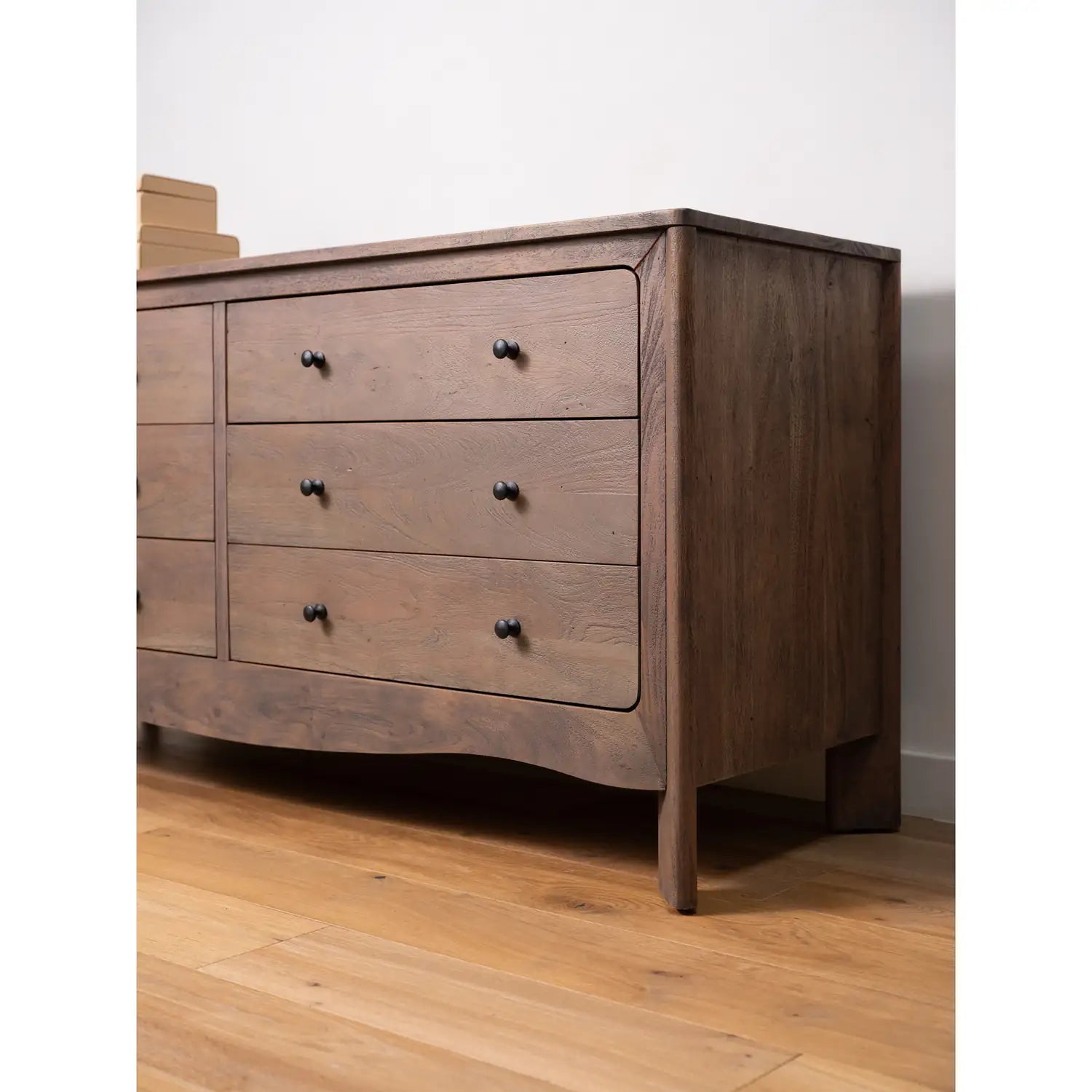 MOES, MABEL DRESSERS, DRESSERS
