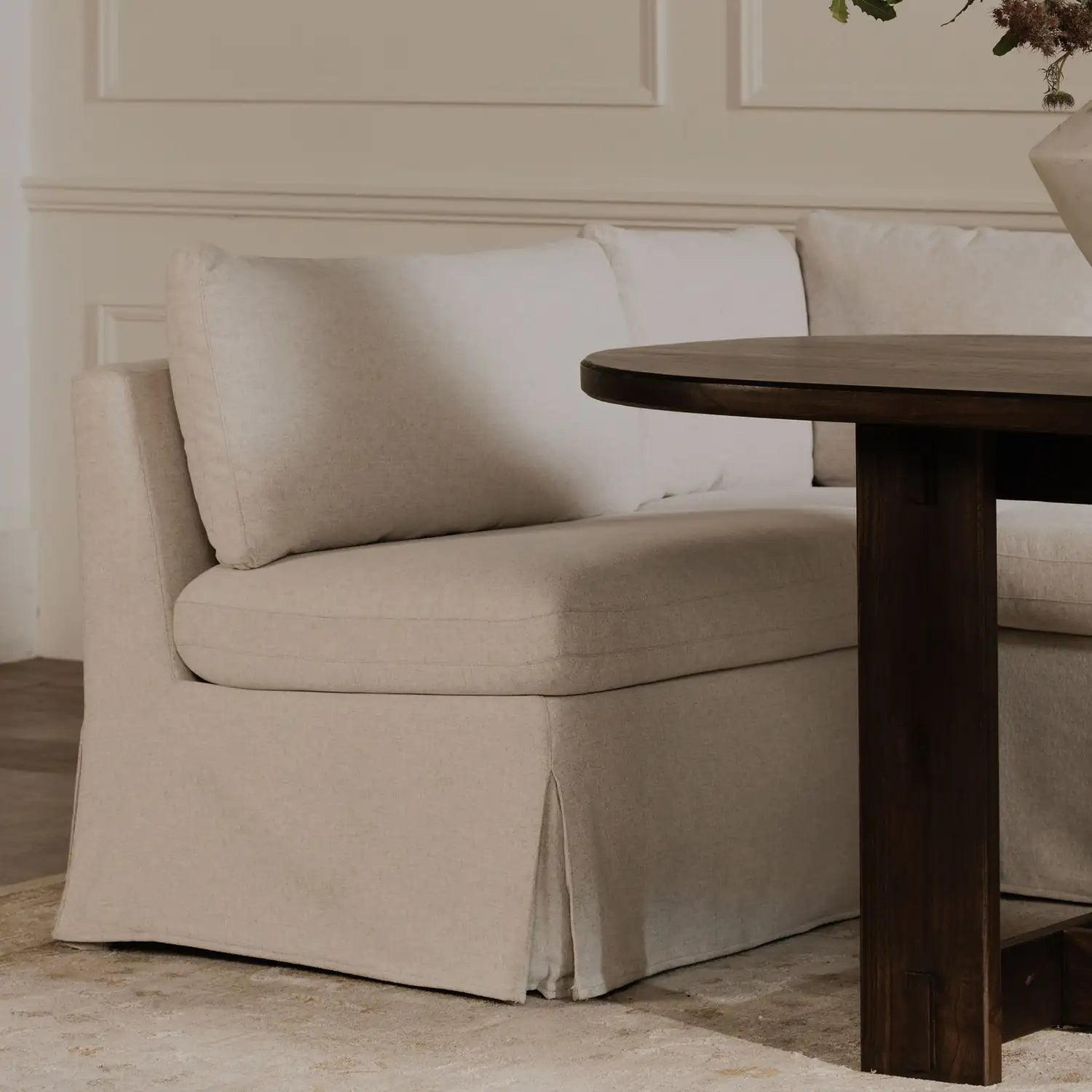 MOES, FABLE SLIPPER CHAIRS, LOUNGE