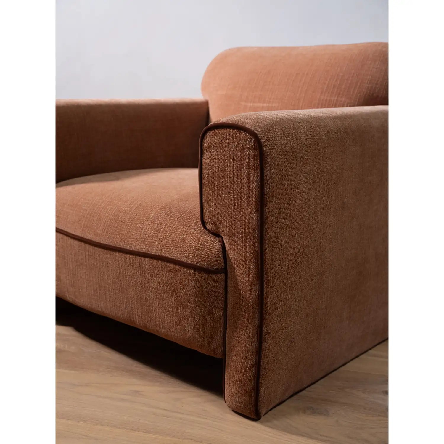 MOES, LEO ACCENT CHAIRS, LOUNGE