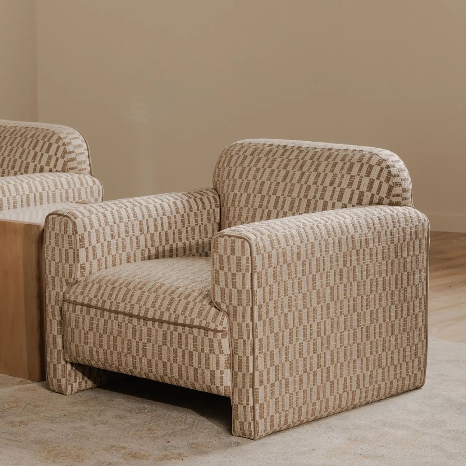 MOES, LEO ACCENT CHAIRS, LOUNGE