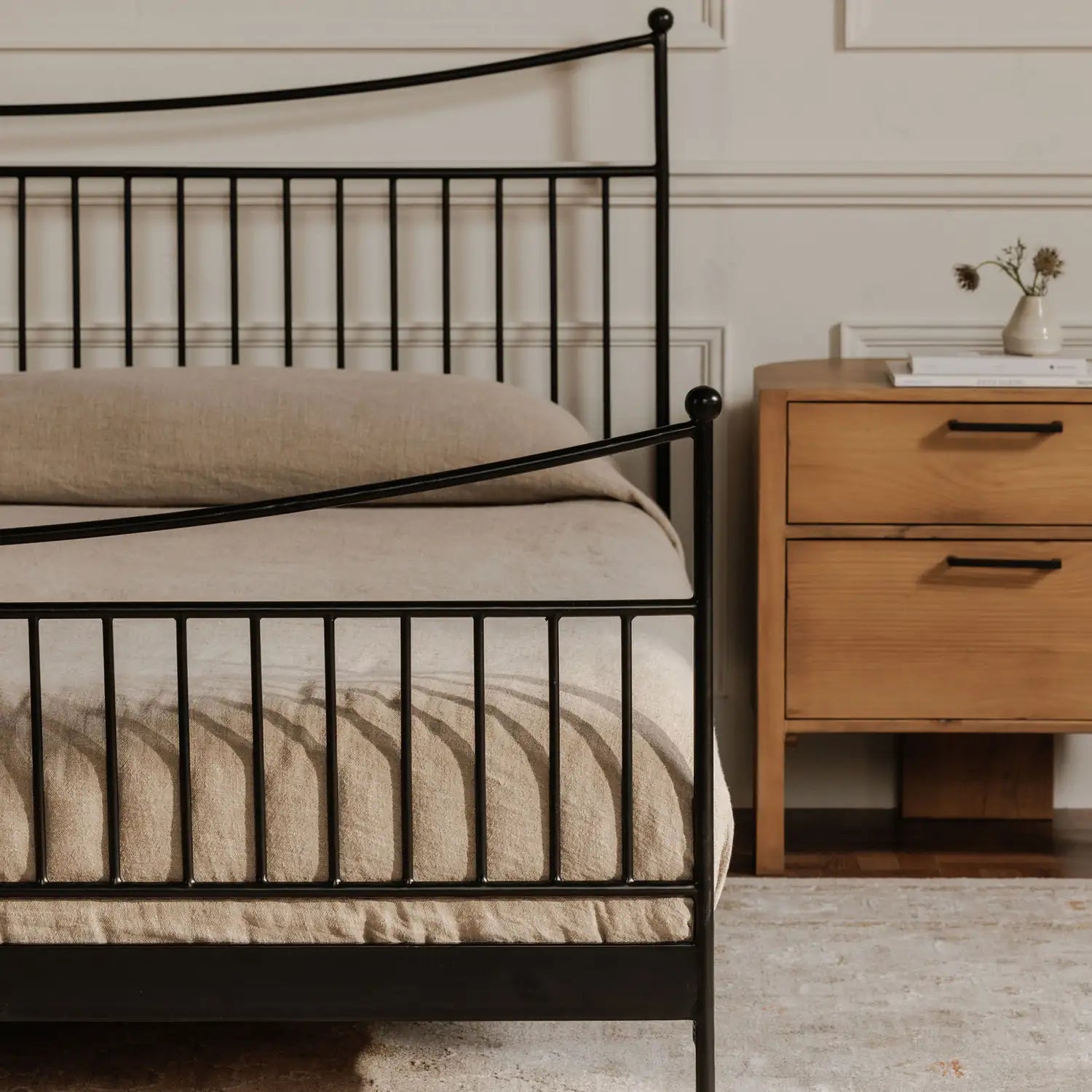 MOE'S, MONET BEDS, BEDS